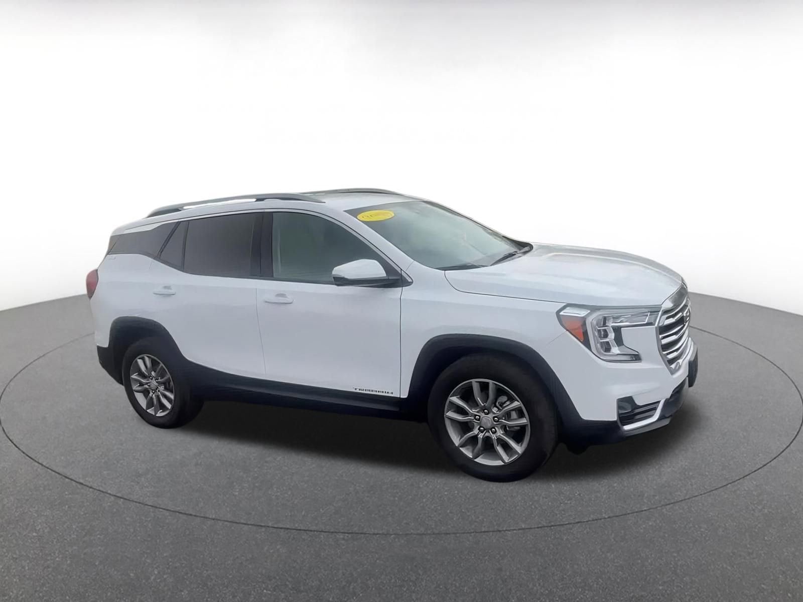 2024 GMC Terrain SLT 2
