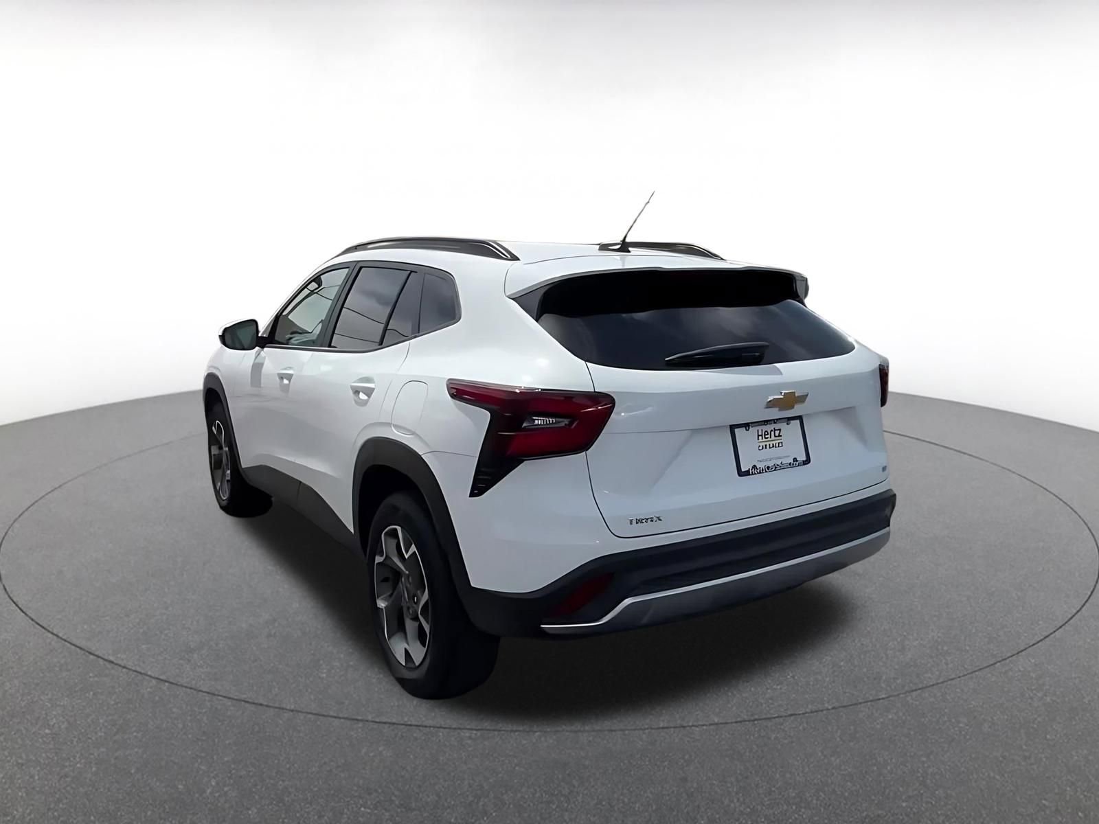 Thumbnail: 2025 Chevrolet Trax - 11