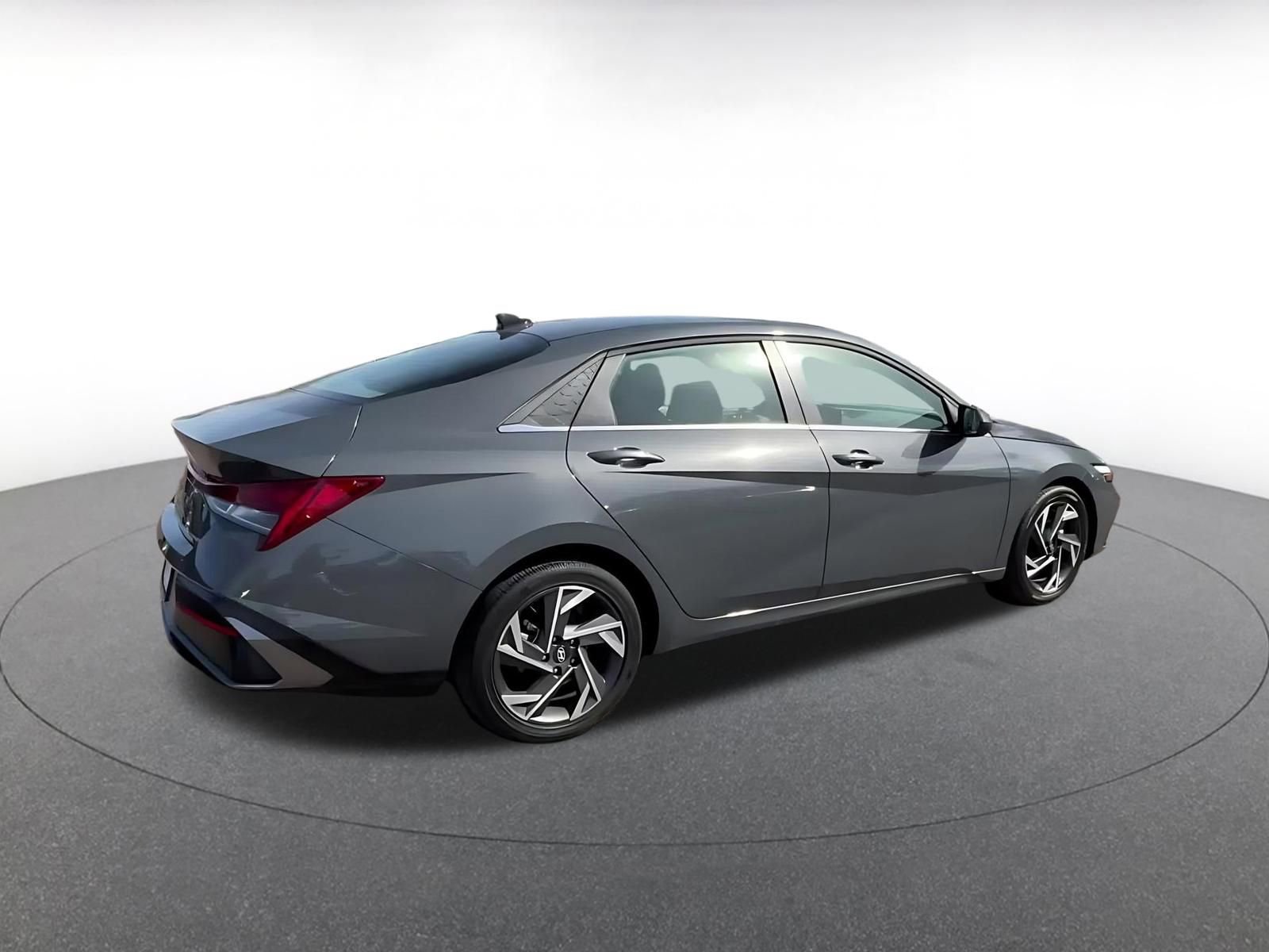 Thumbnail: 2025 Hyundai Elantra - 15