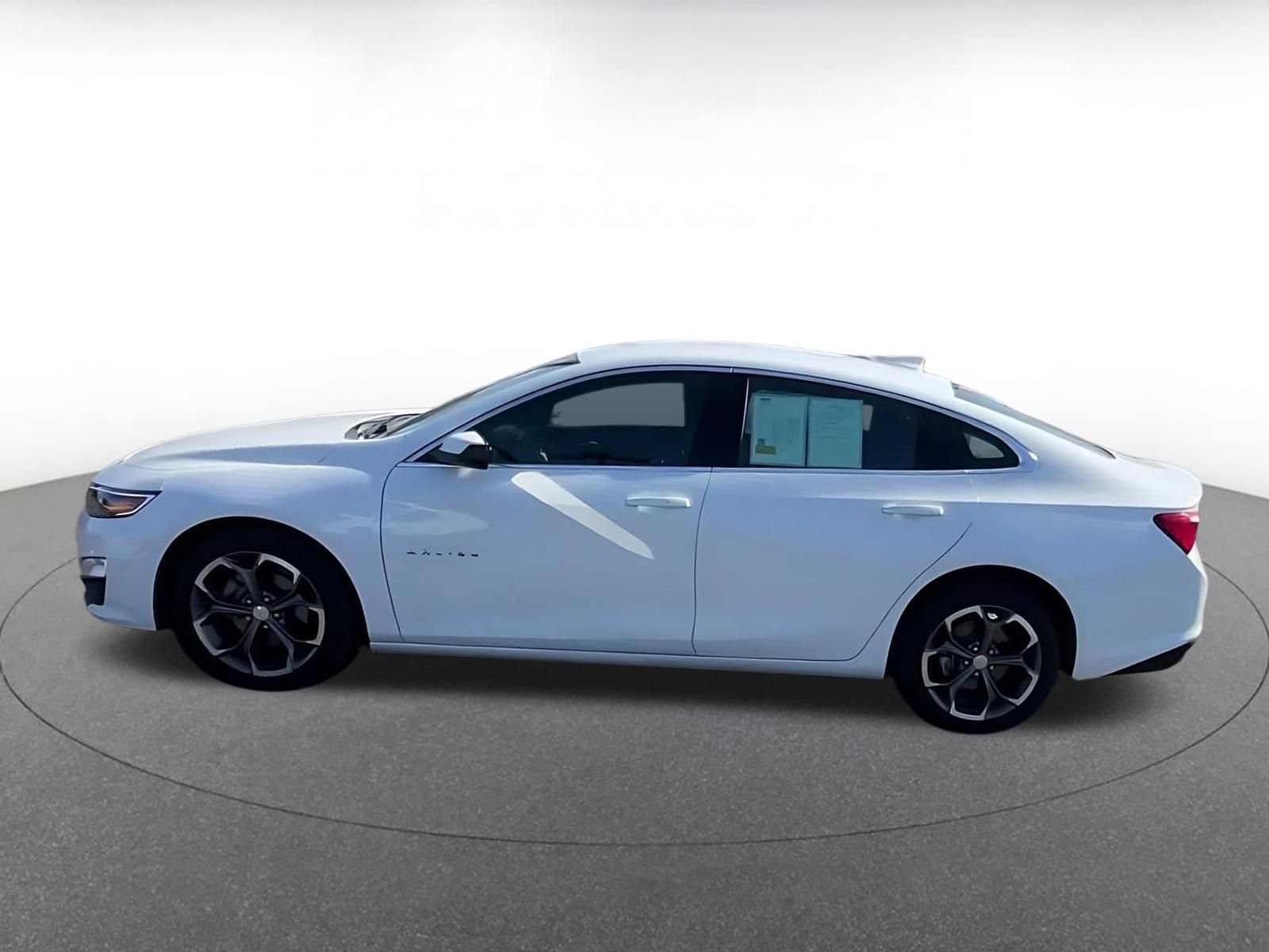 Thumbnail: 2024 Chevrolet Malibu - 9