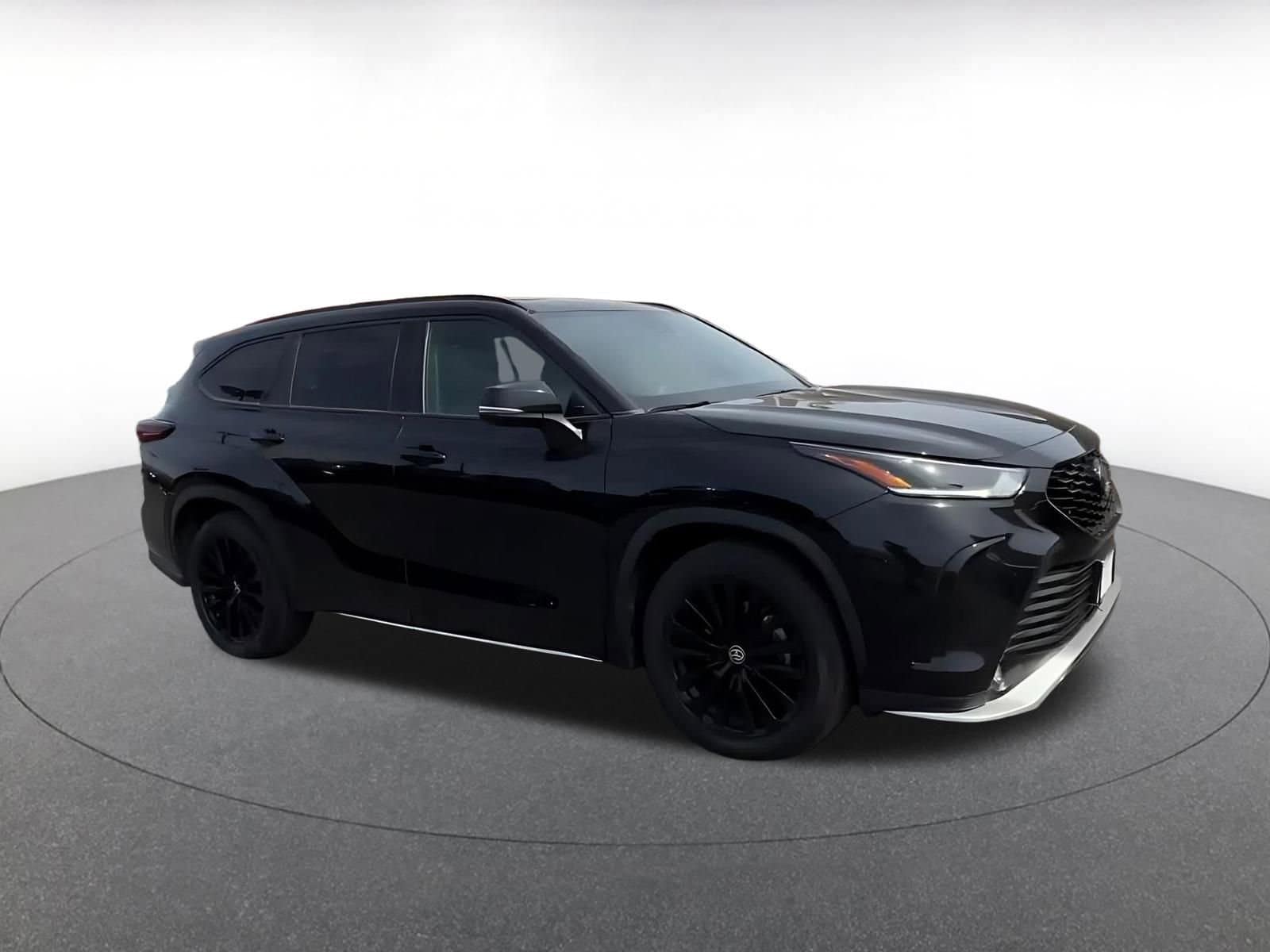 Thumbnail: 2024 Toyota Highlander - 2