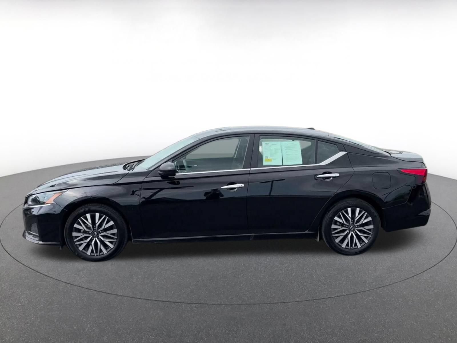 Thumbnail: 2025 Nissan Altima - 7