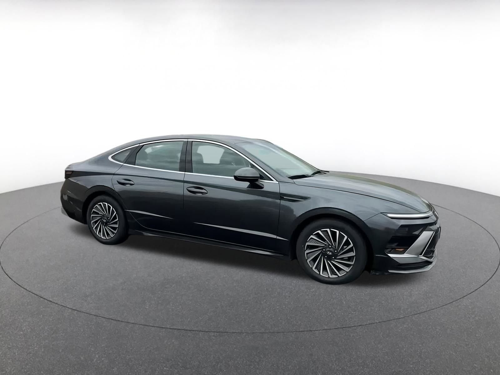 Thumbnail: 2024 Hyundai Sonata - 2