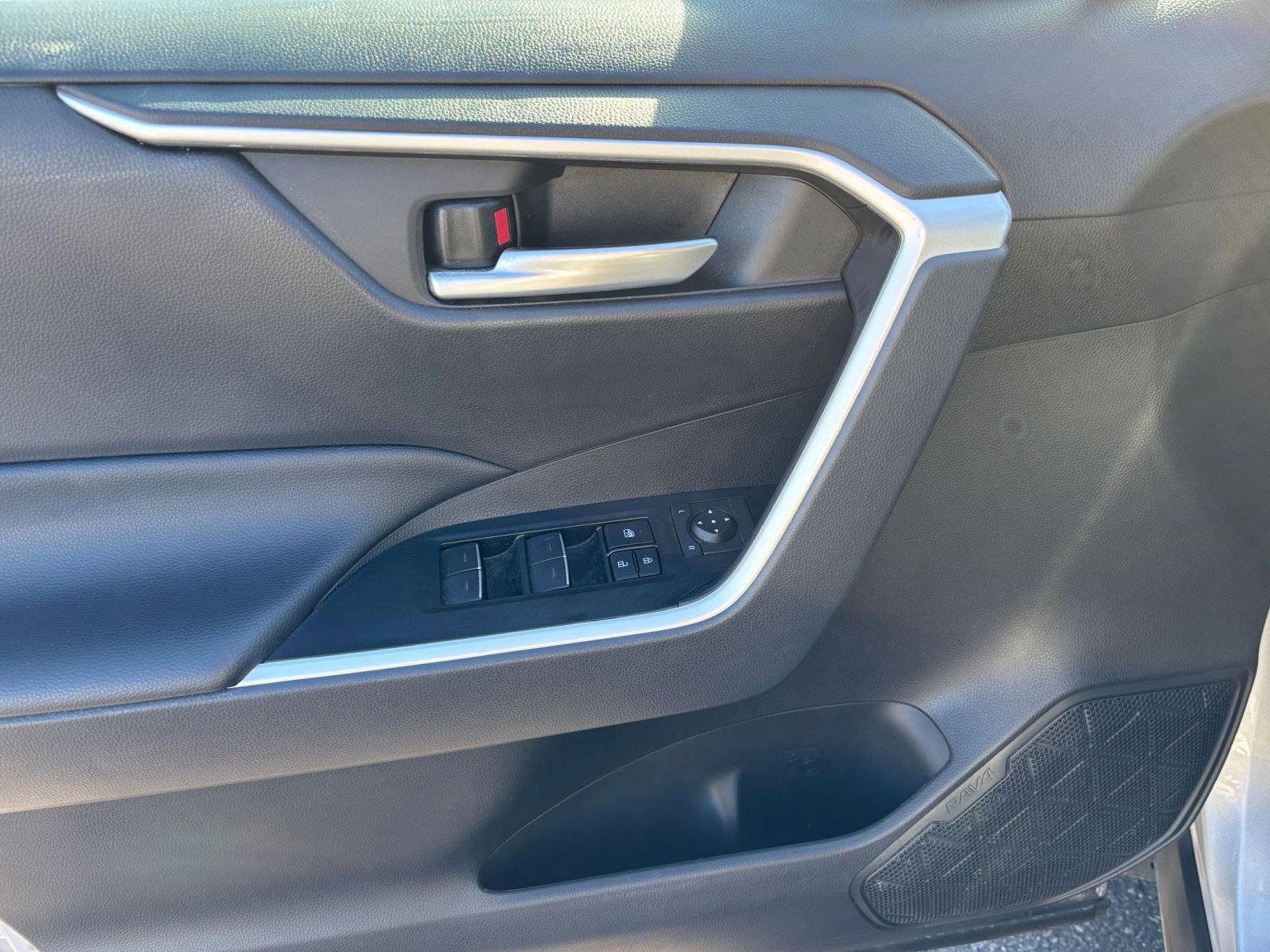 Thumbnail: 2025 Toyota RAV4 - 20