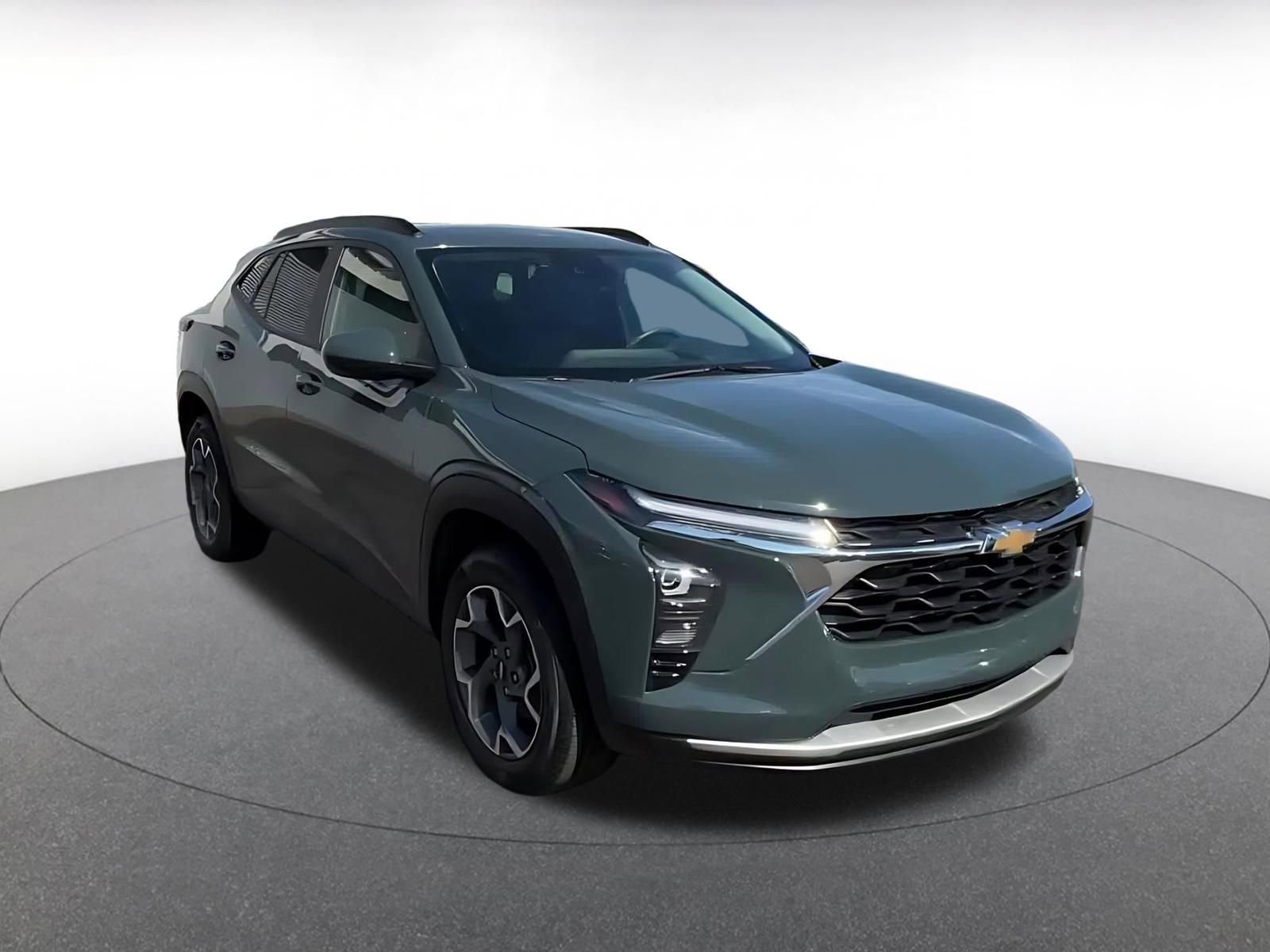 Thumbnail: 2025 Chevrolet Trax - 3