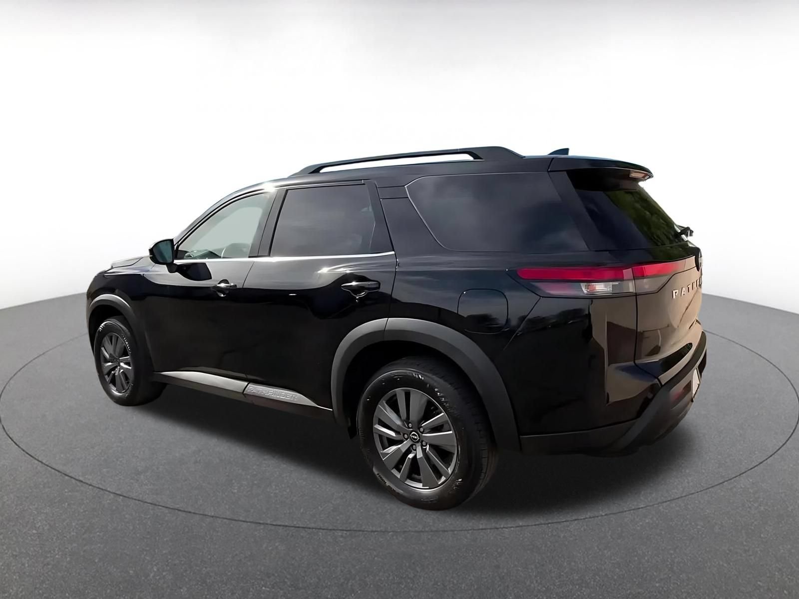 Thumbnail: 2025 Nissan Pathfinder - 10