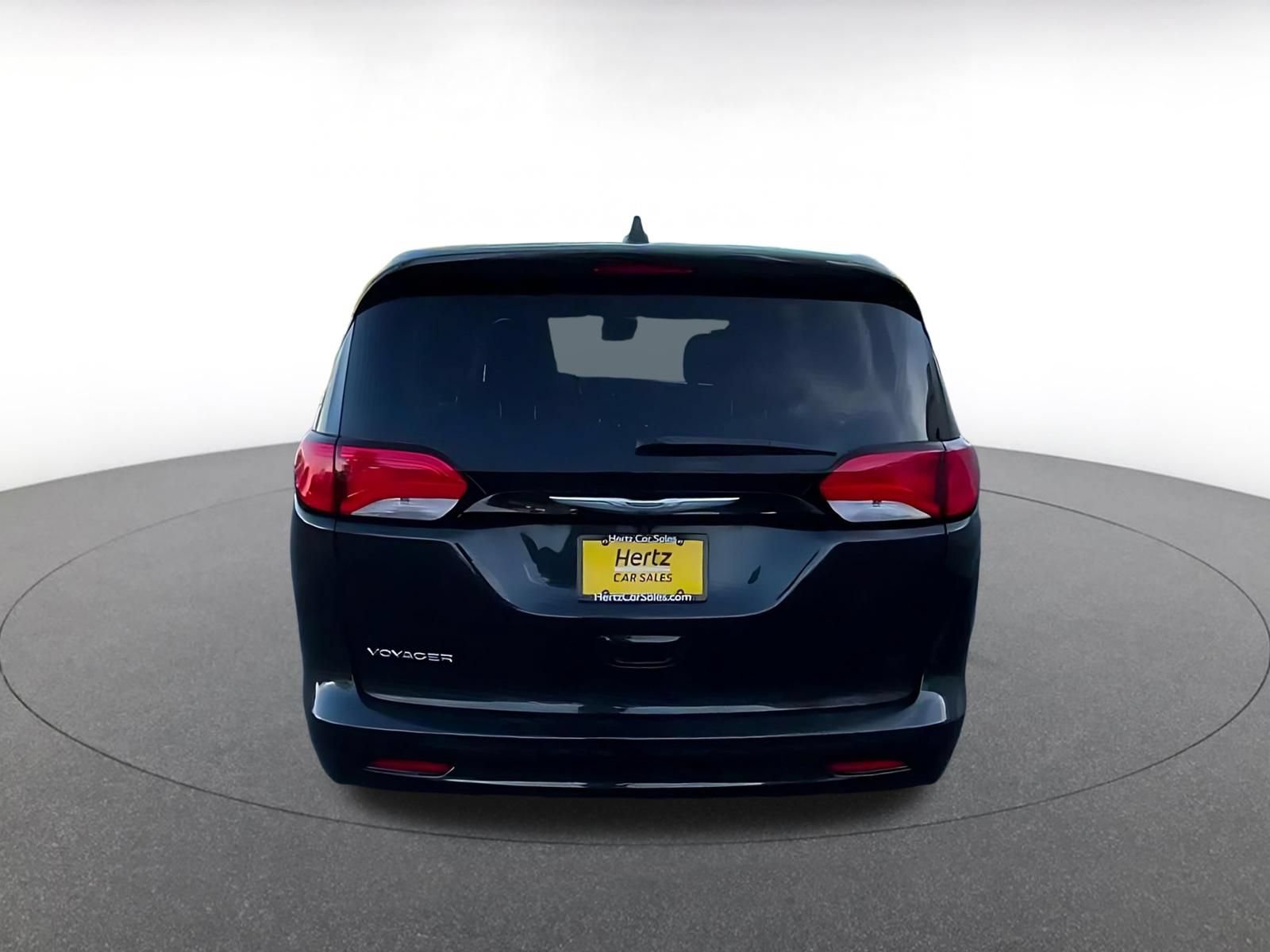 Thumbnail: 2023 Chrysler Voyager - 12