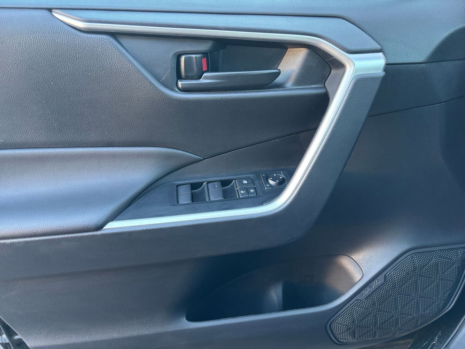 Thumbnail: 2025 Toyota RAV4 - 20