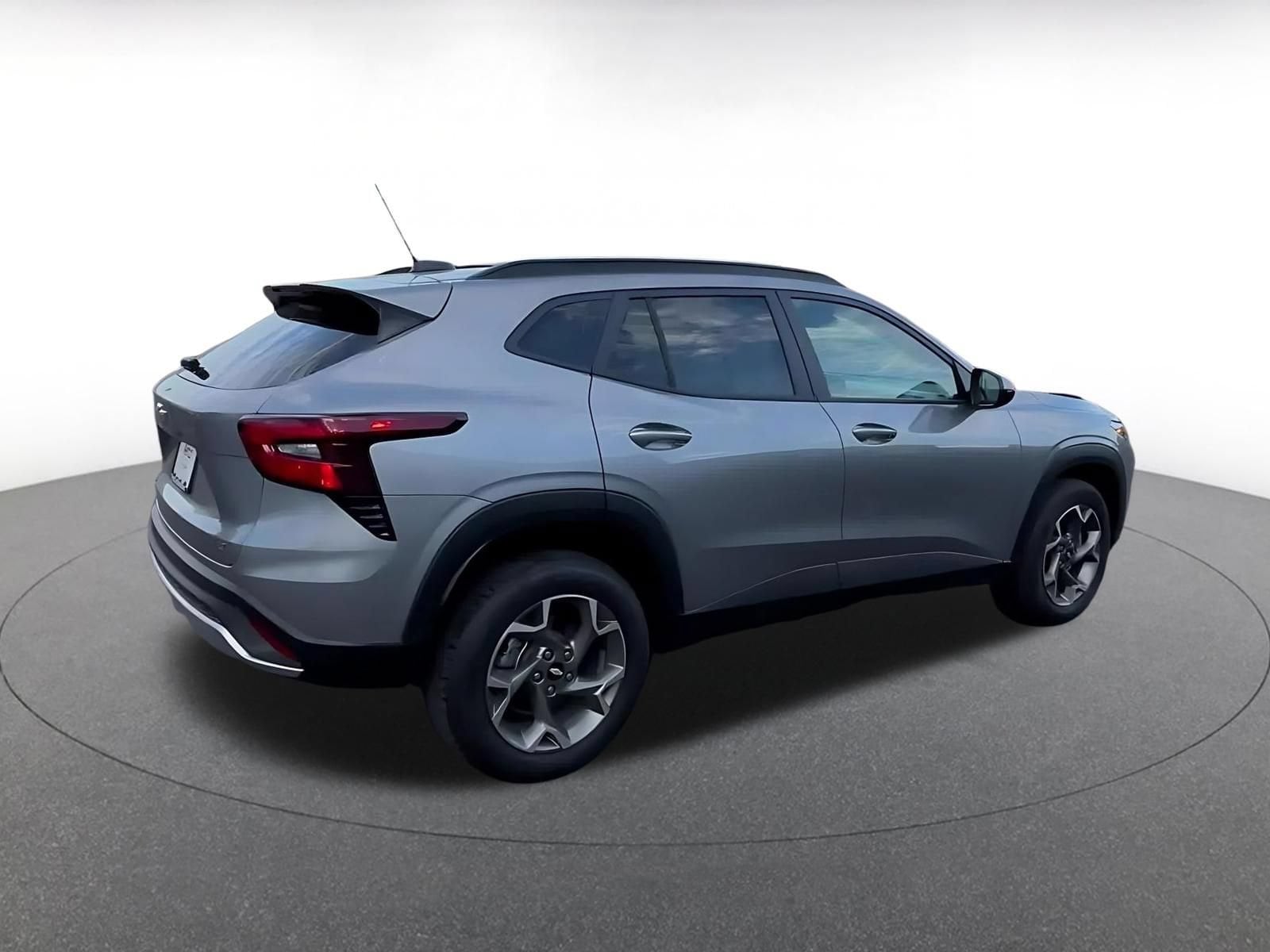 Thumbnail: 2025 Chevrolet Trax - 14