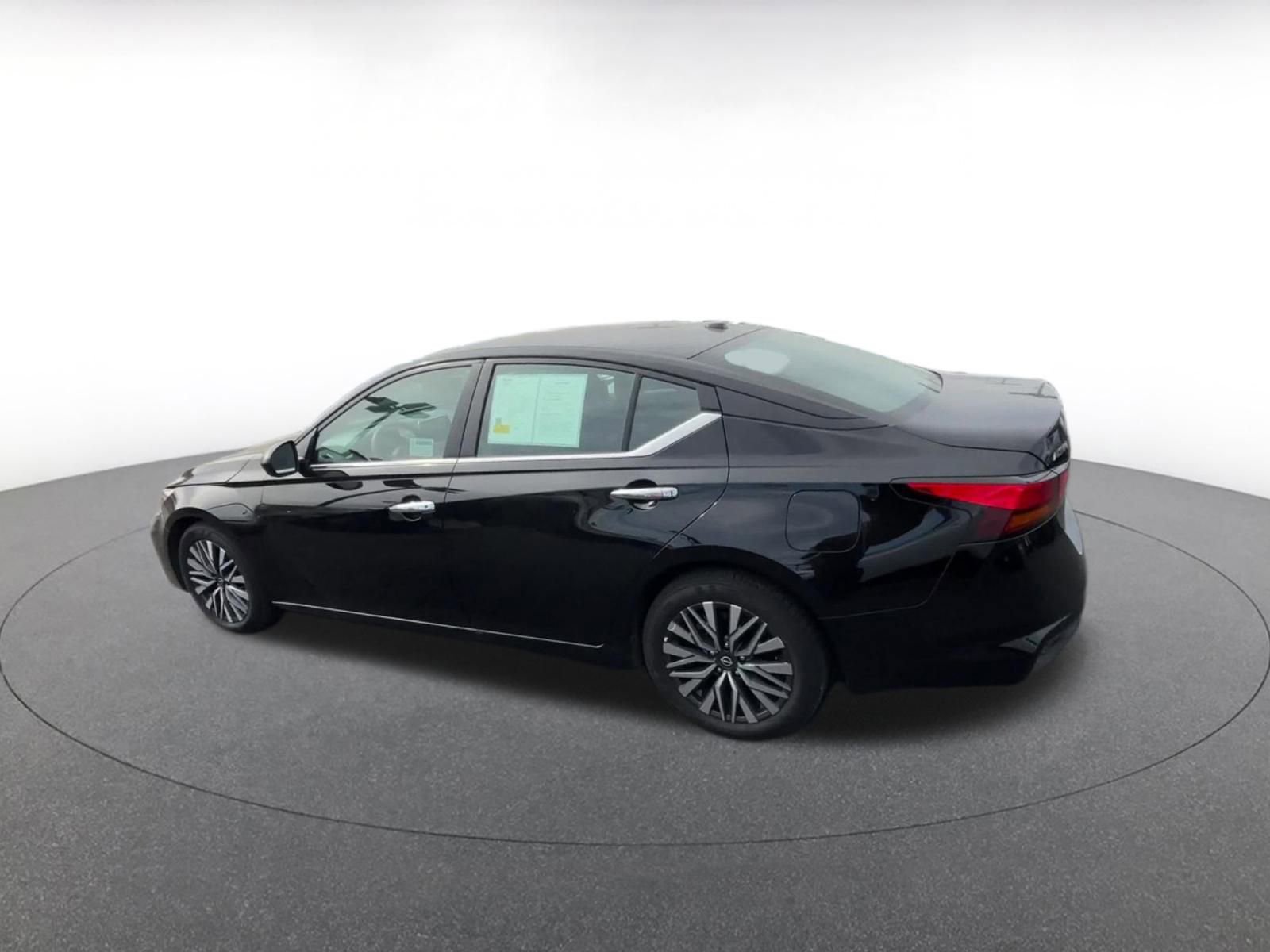 Thumbnail: 2025 Nissan Altima - 10