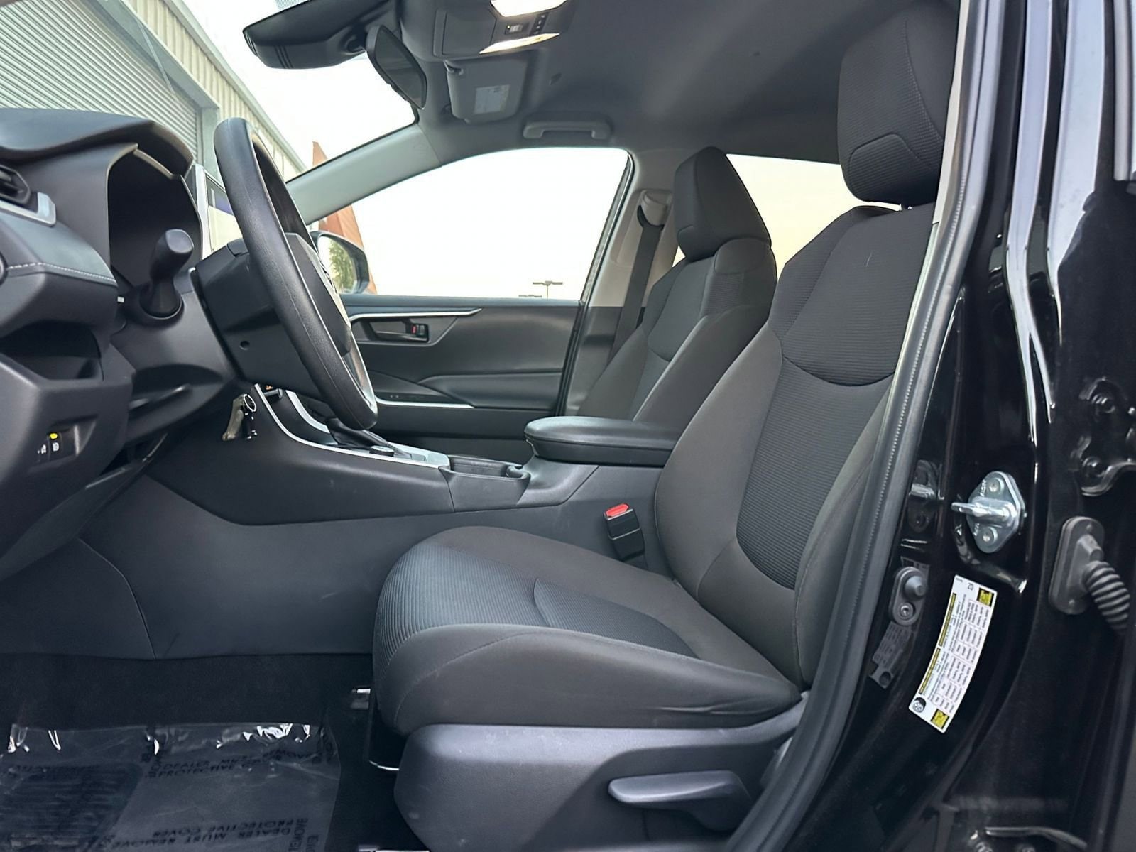 Thumbnail: 2025 Toyota RAV4 - 25