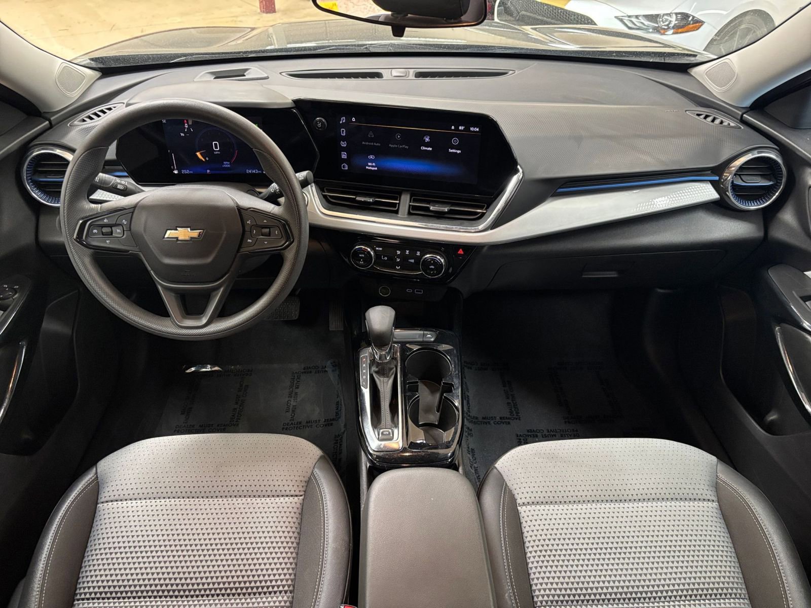Thumbnail: 2025 Chevrolet Trax - 32