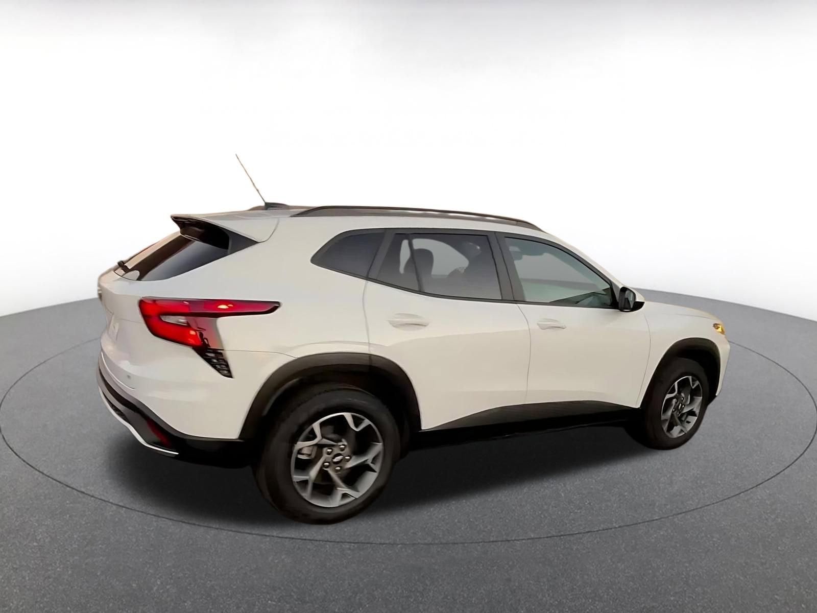 Thumbnail: 2025 Chevrolet Trax - 15