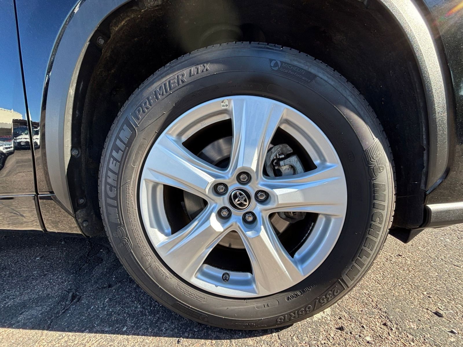 Thumbnail: 2025 Toyota Highlander - 32