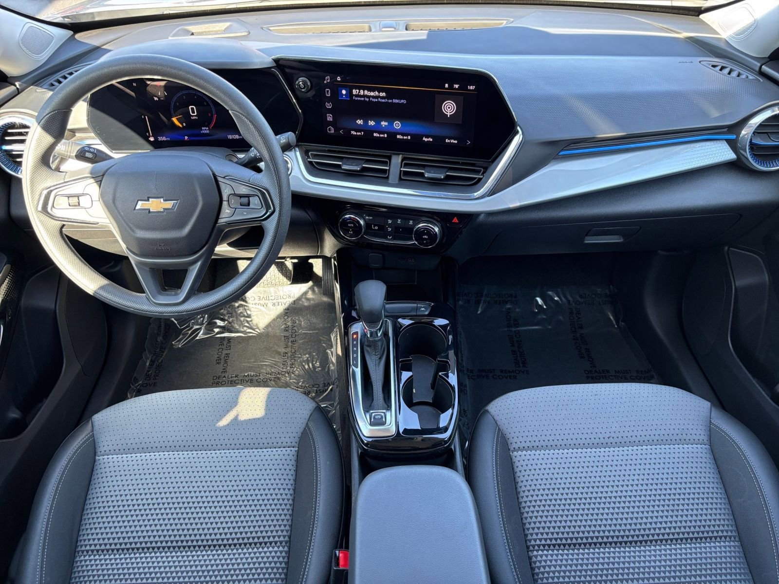 Thumbnail: 2025 Chevrolet Trax - 32