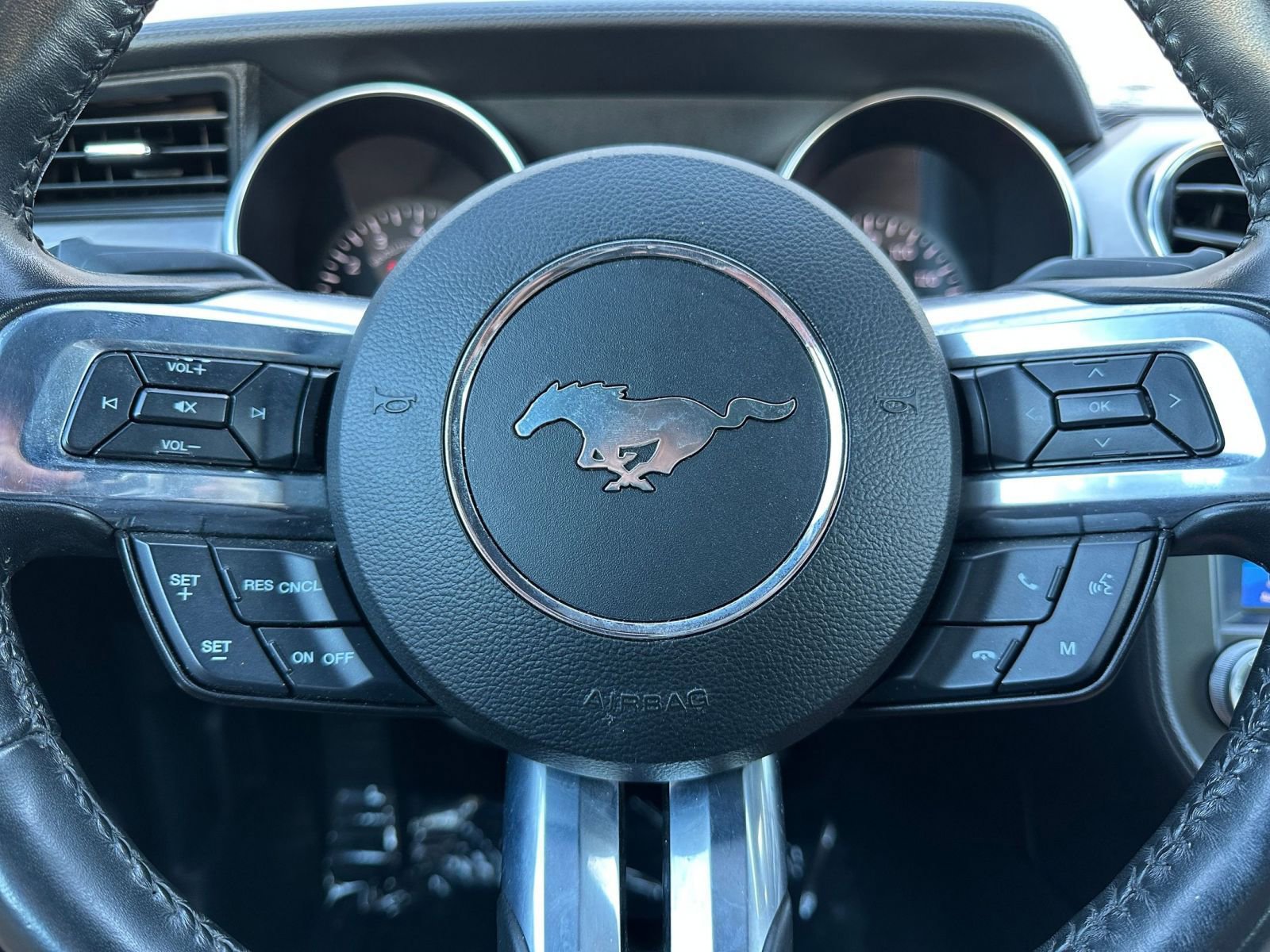 2023 Ford Mustang  27