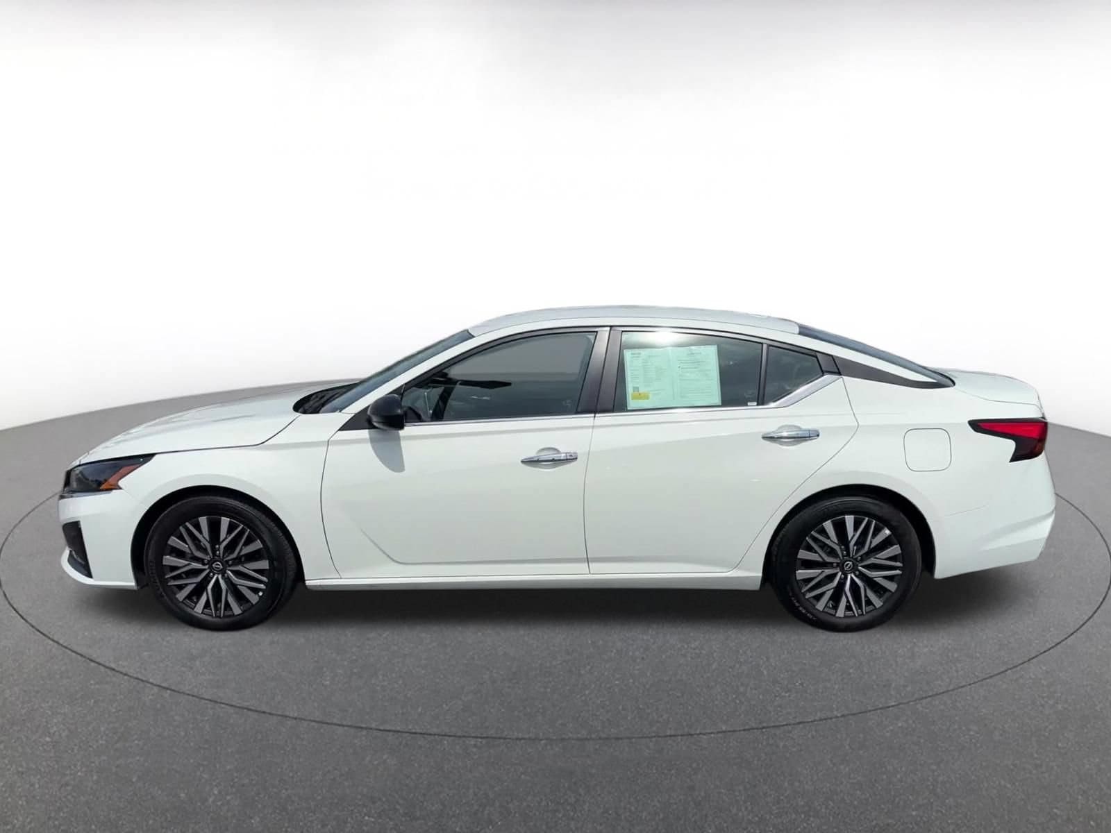 Thumbnail: 2025 Nissan Altima - 8