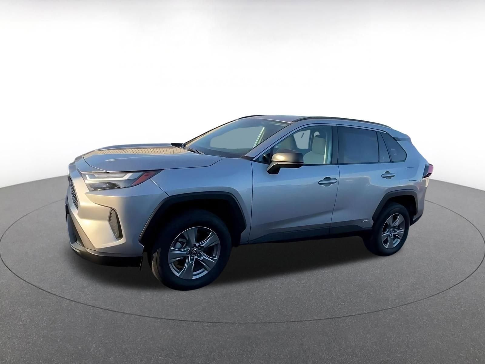 Thumbnail: 2025 Toyota RAV4 - 8