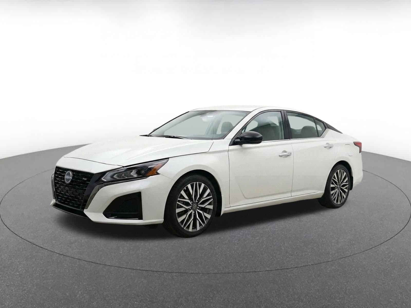 Thumbnail: 2025 Nissan Altima - 3