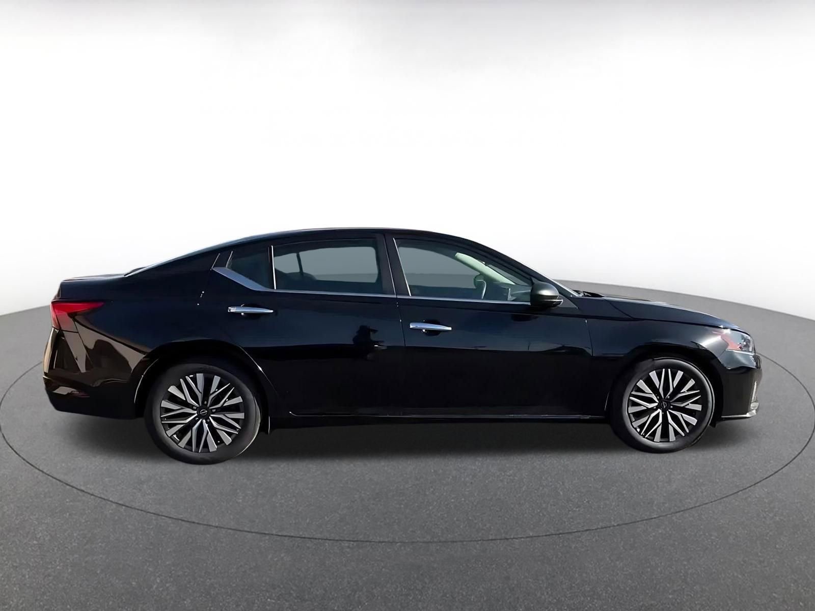 Thumbnail: 2025 Nissan Altima - 15