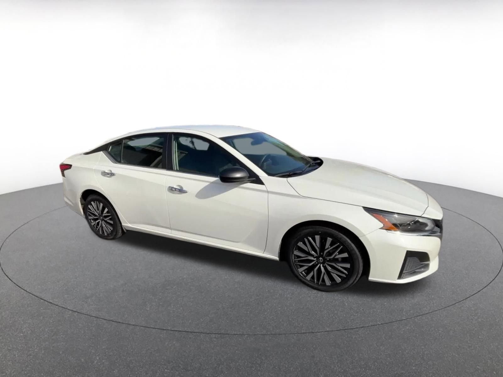 Thumbnail: 2025 Nissan Altima - 2