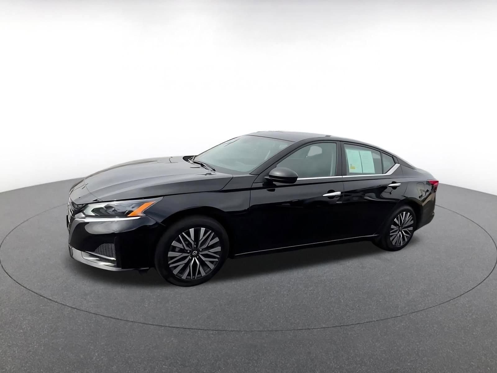 Thumbnail: 2025 Nissan Altima - 8