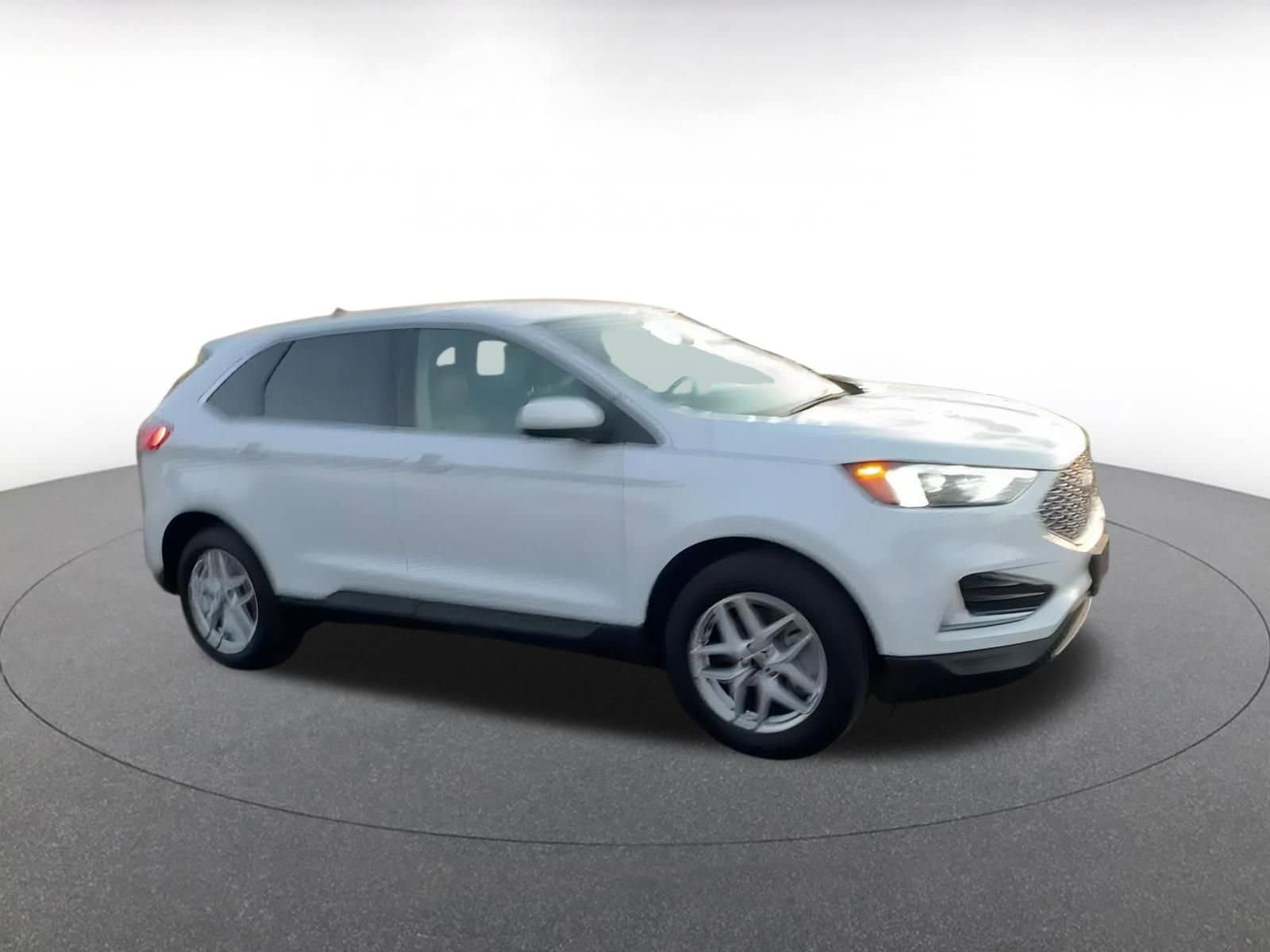 2024 Ford Edge SEL 2