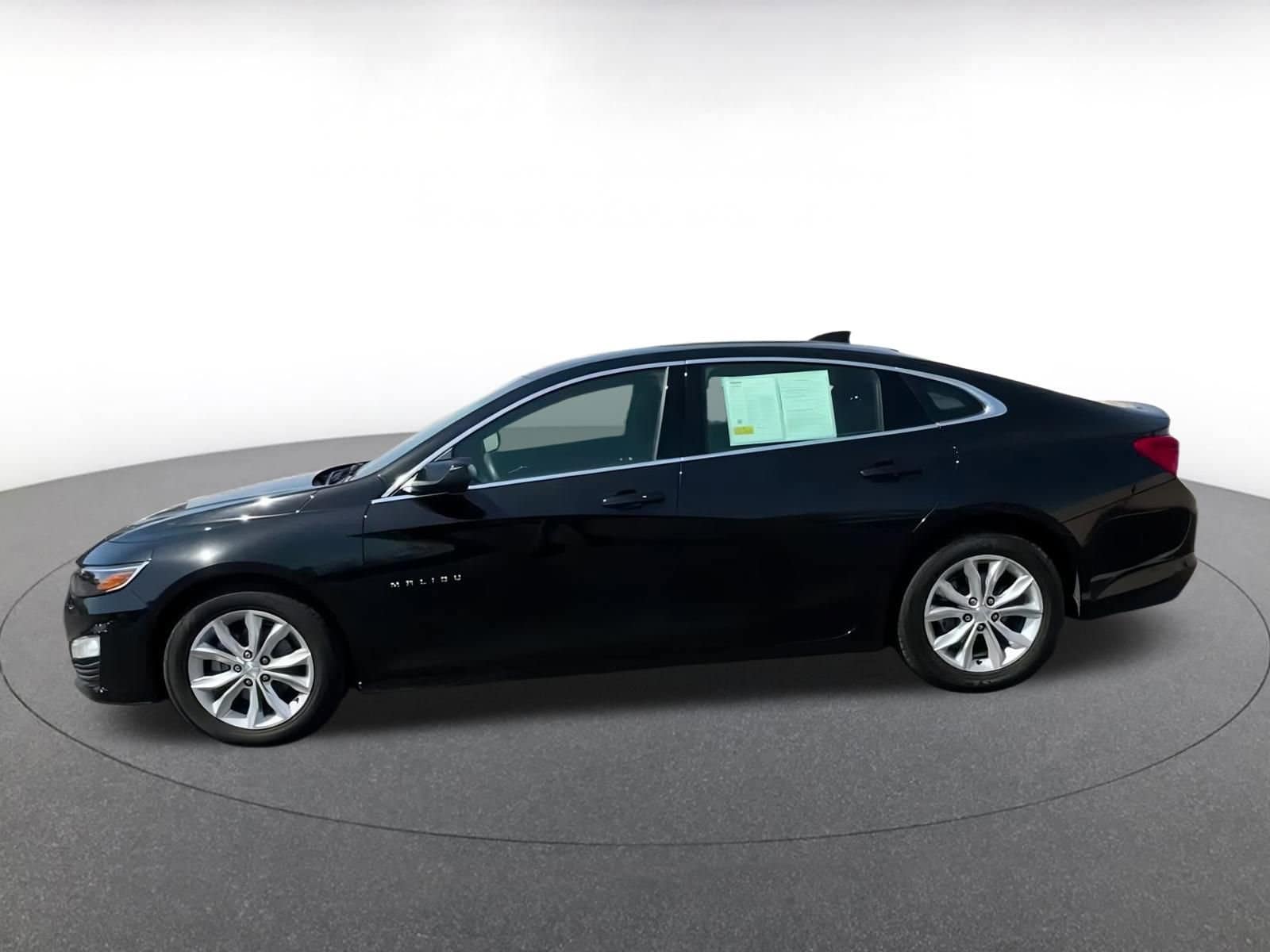 Thumbnail: 2023 Chevrolet Malibu - 9