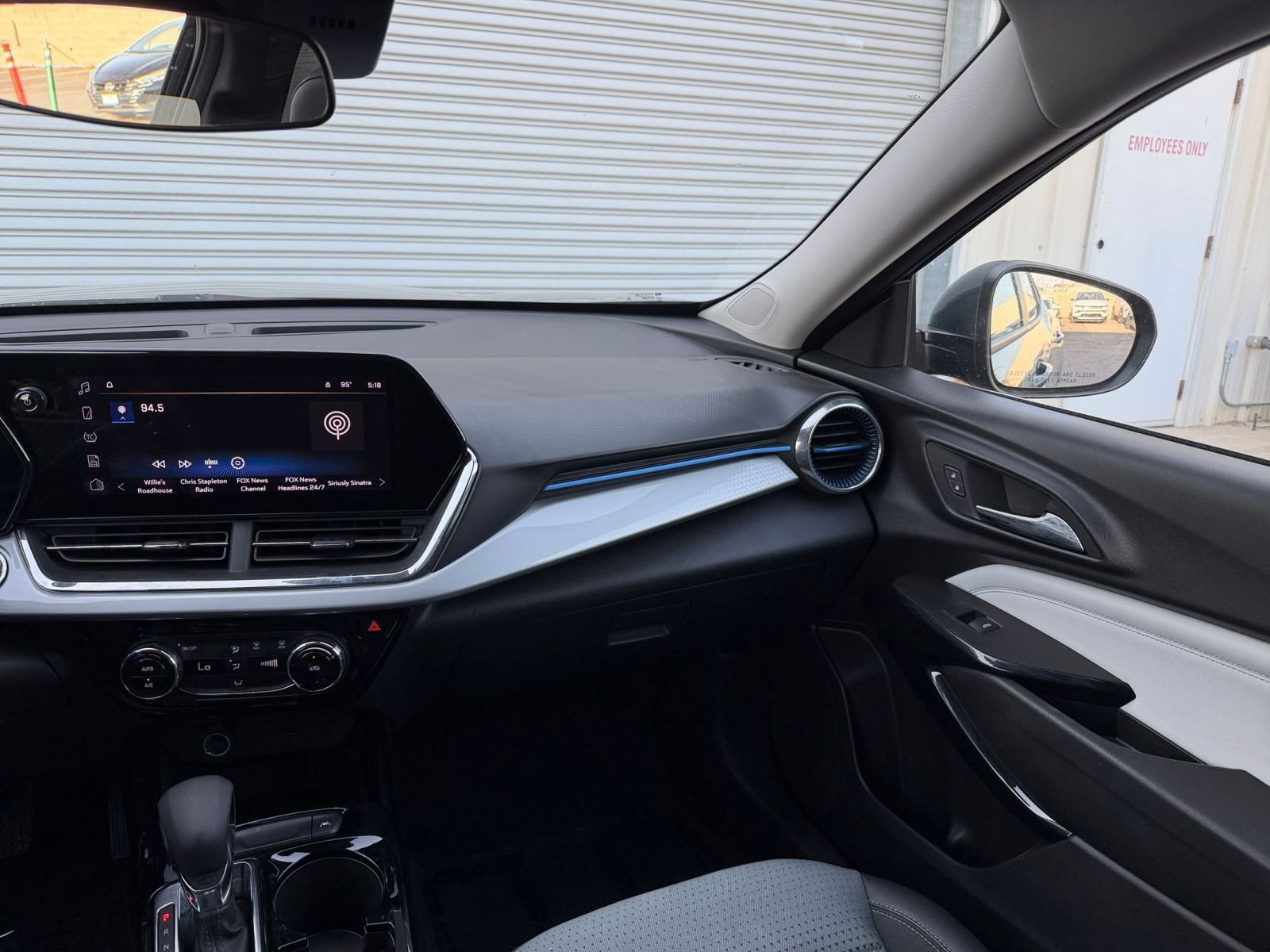 Thumbnail: 2025 Chevrolet Trax - 34