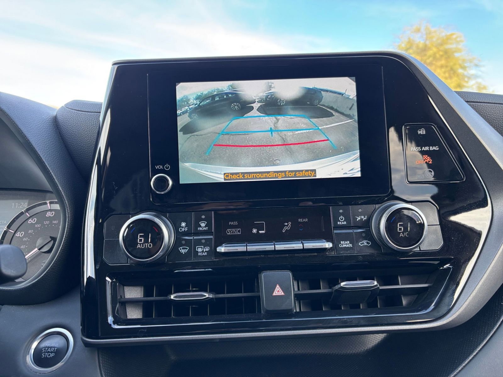 Thumbnail: 2025 Toyota Highlander - 17