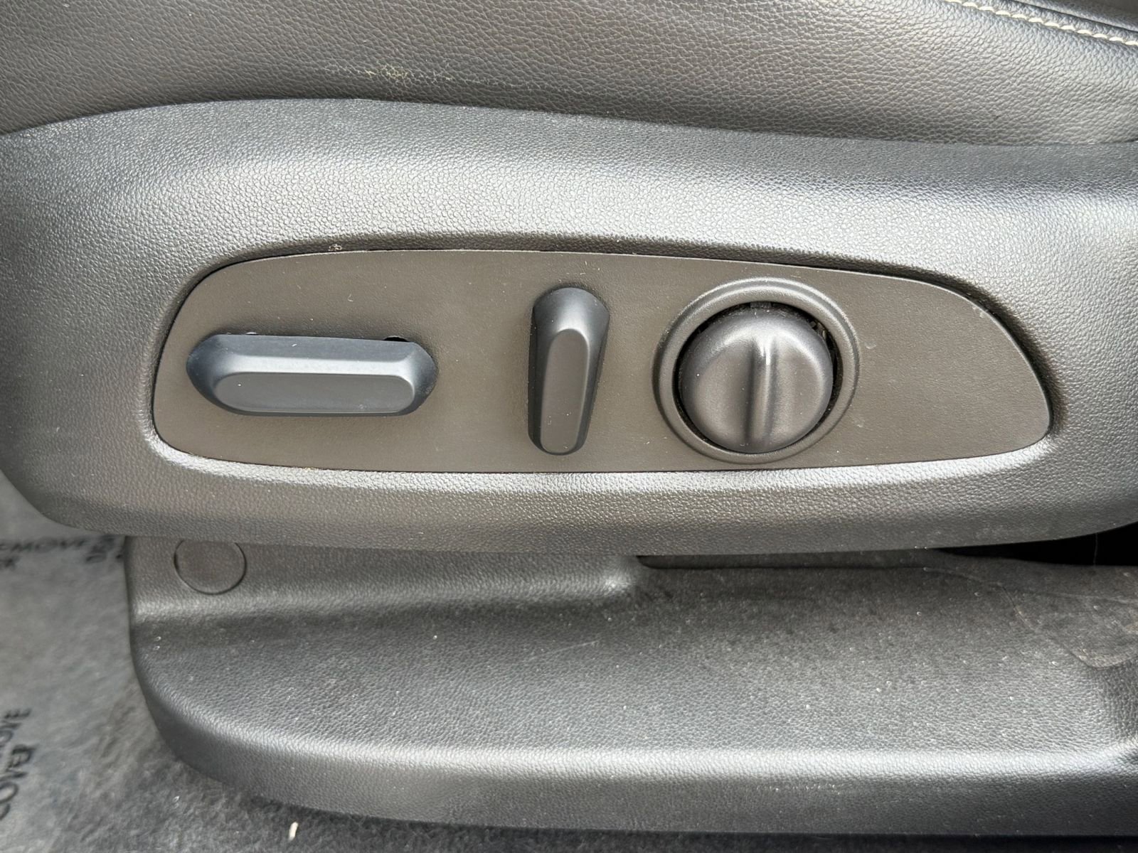 Thumbnail: 2023 GMC Acadia - 22