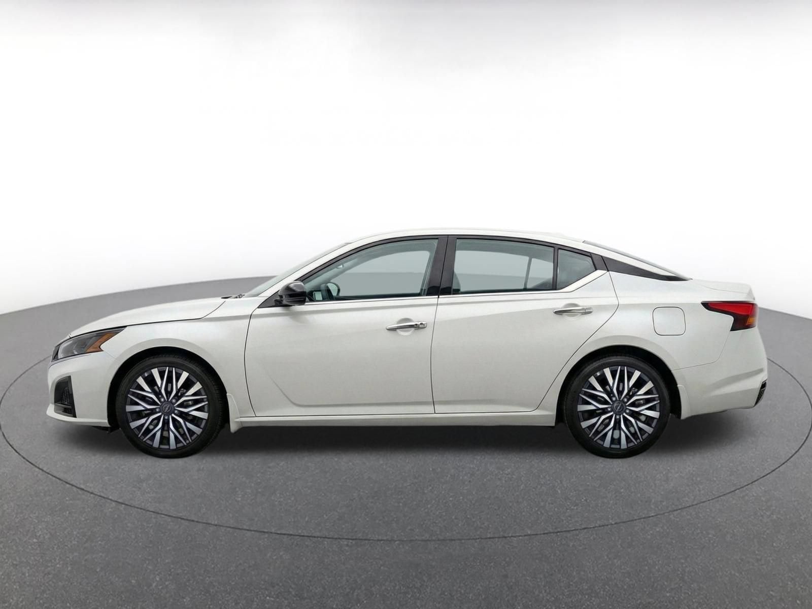 Thumbnail: 2025 Nissan Altima - 4