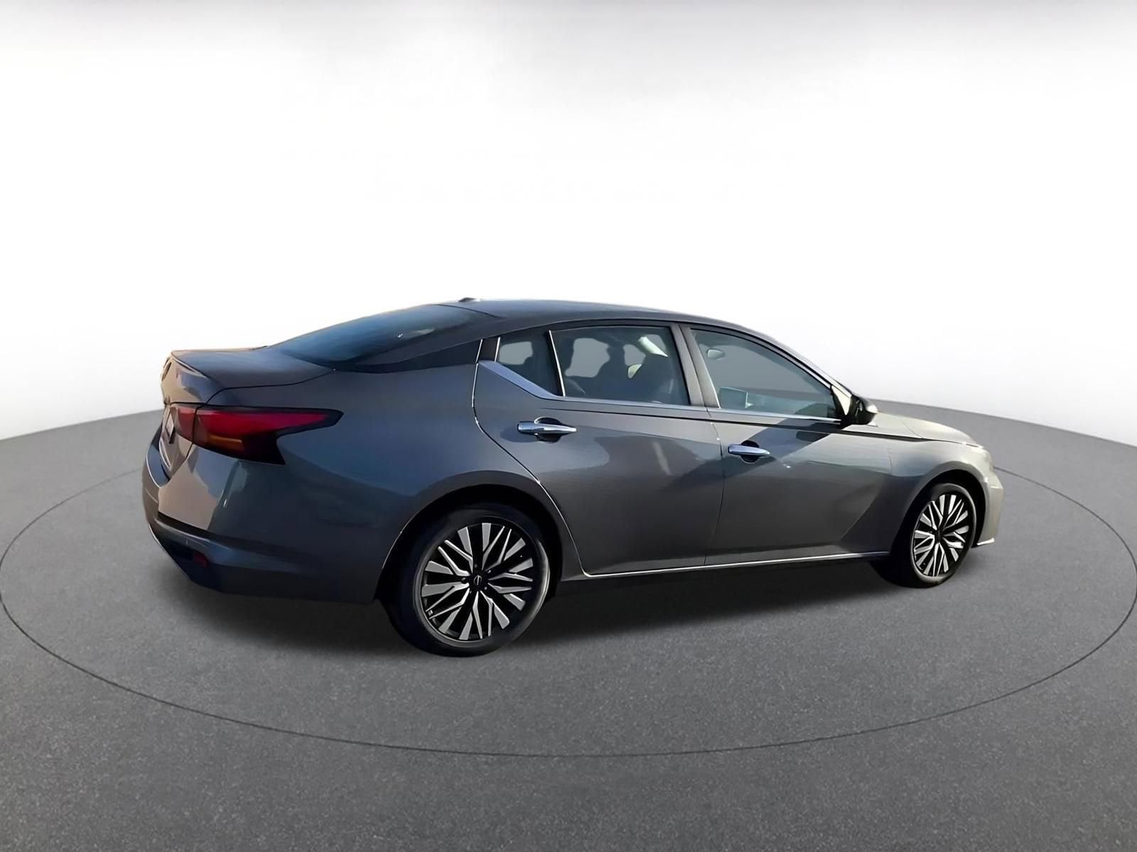 Thumbnail: 2025 Nissan Altima - 15