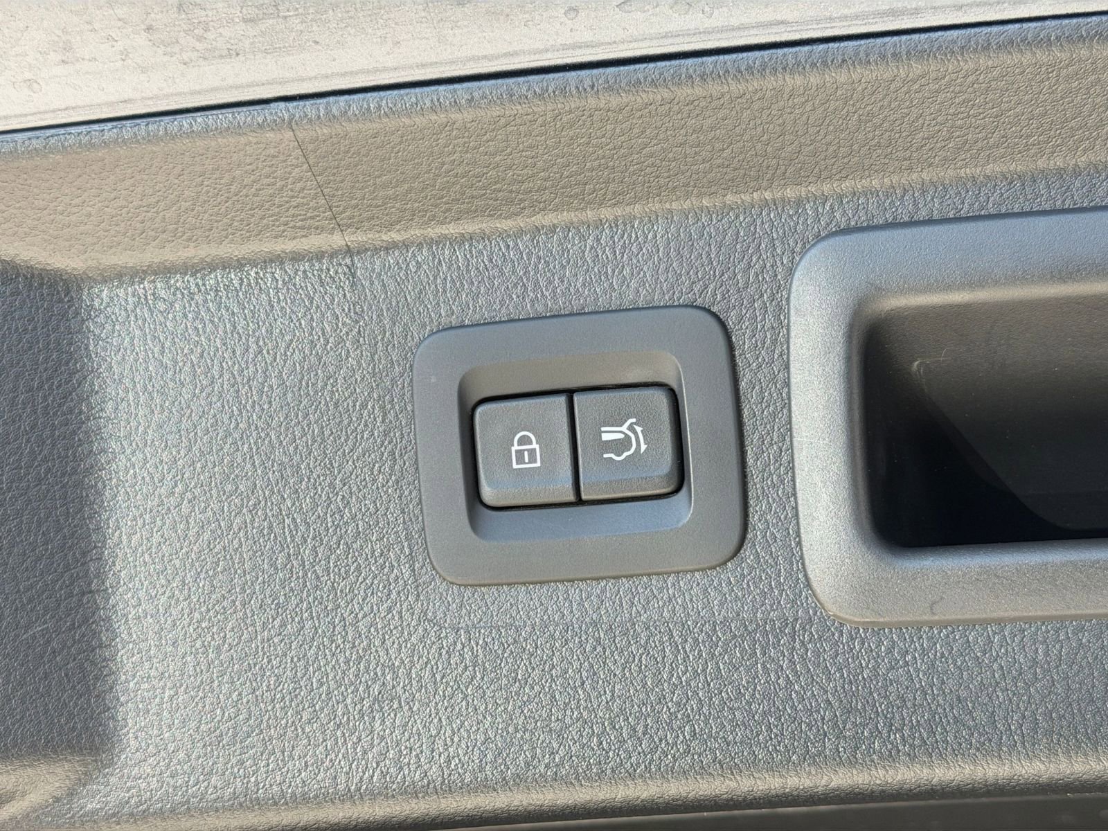 Thumbnail: 2025 Mazda CX-50 - 23