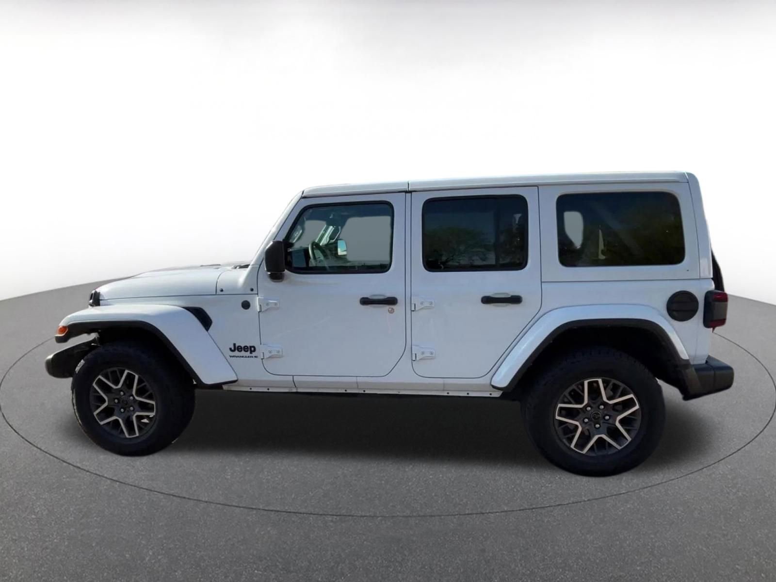Thumbnail: 2025 Jeep Wrangler - 9