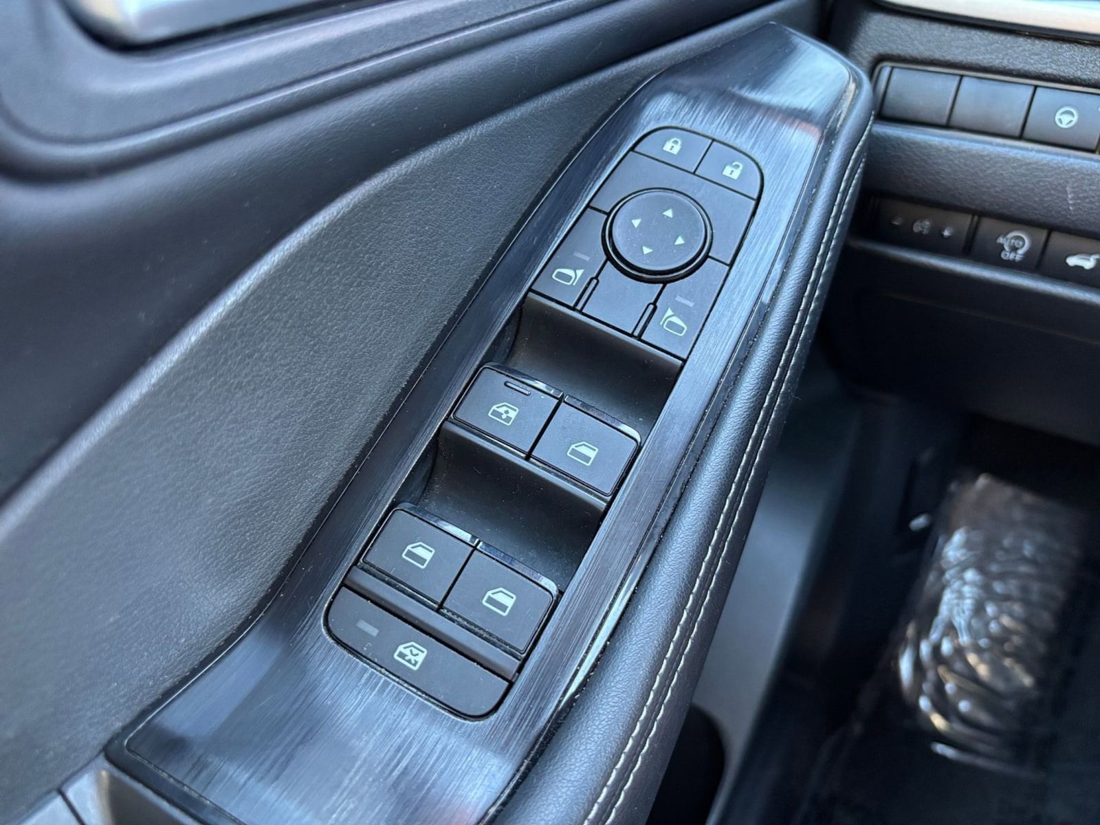 Thumbnail: 2025 Nissan Rogue - 18