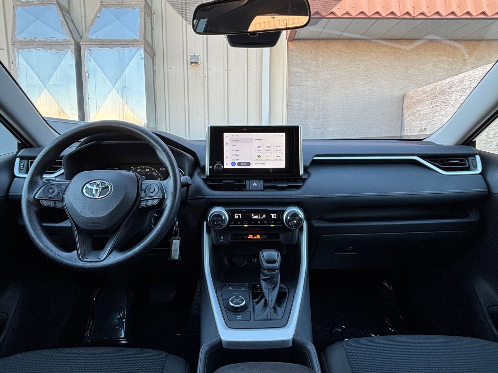 Thumbnail: 2025 Toyota RAV4 - 32