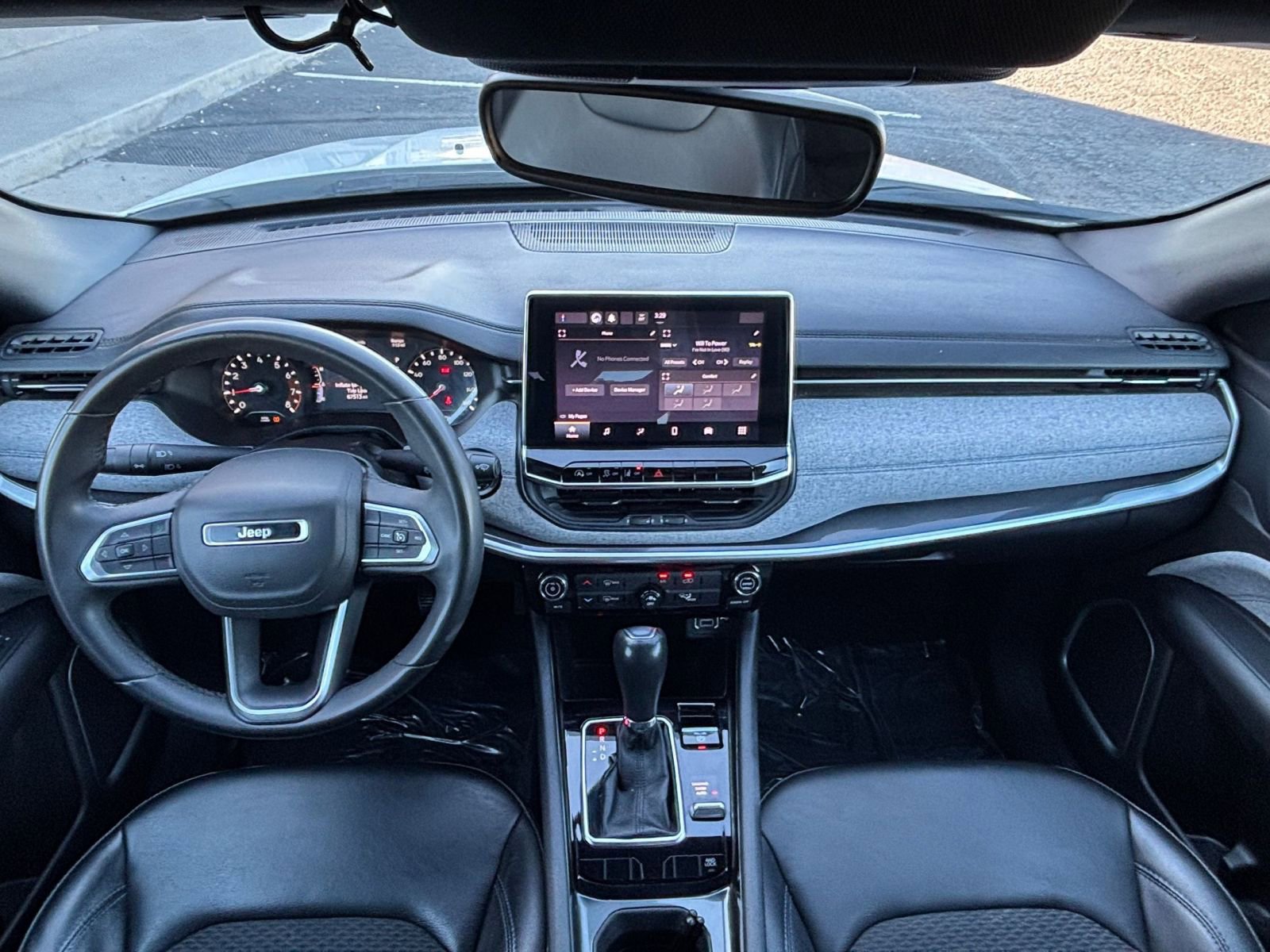 Thumbnail: 2023 Jeep Compass - 32