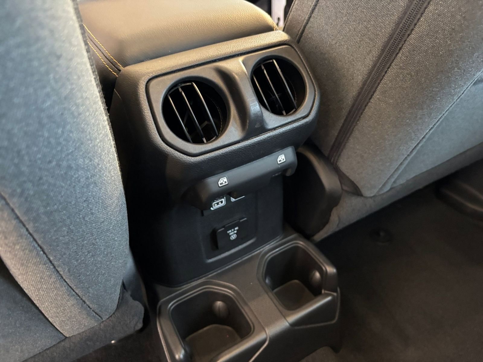 Thumbnail: 2025 Jeep Wrangler - 23