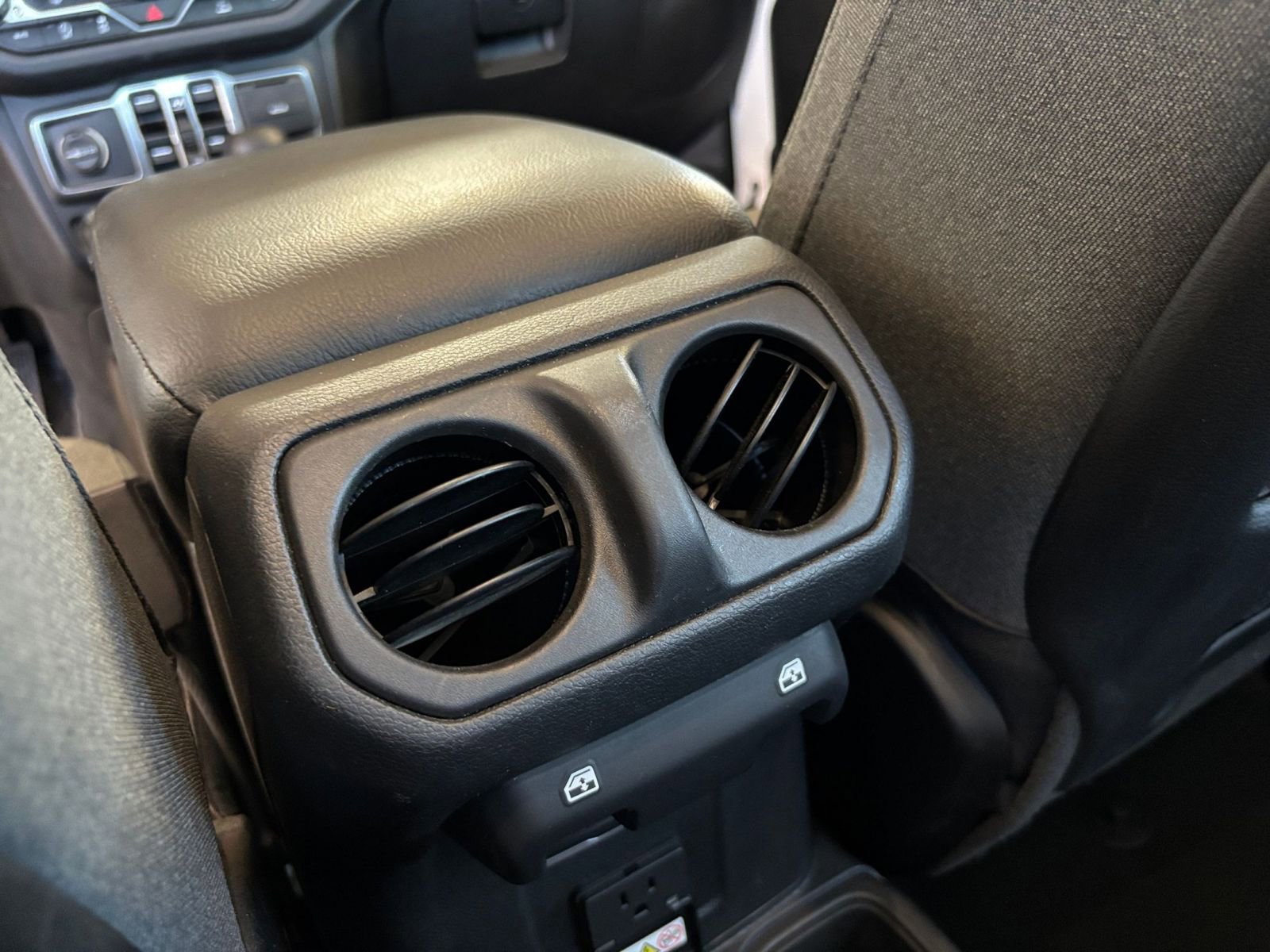 Thumbnail: 2025 Jeep Wrangler - 23