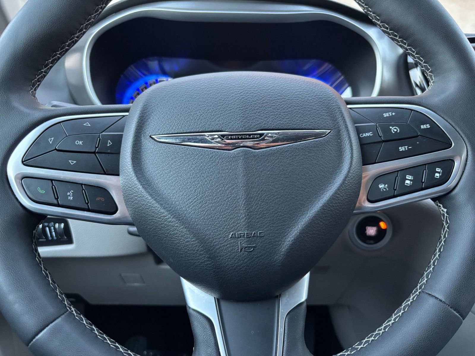 Thumbnail: 2024 Chrysler Pacifica - 30