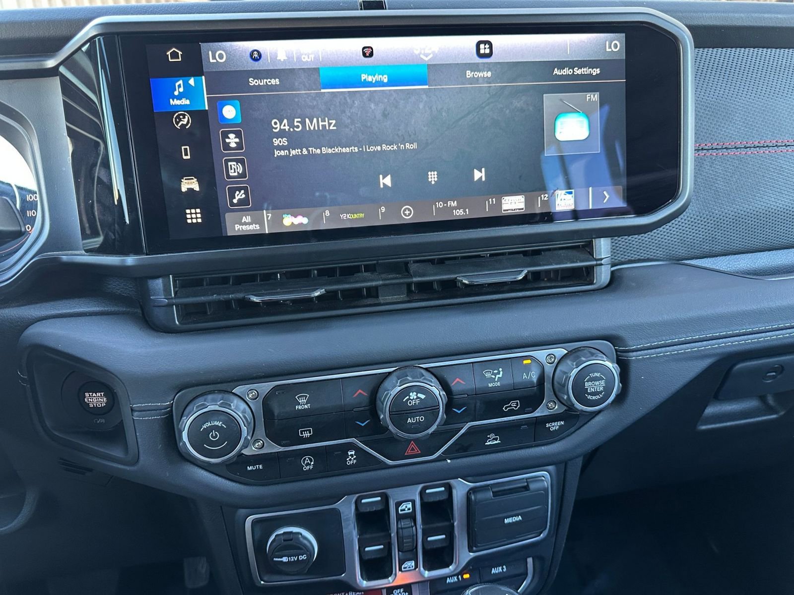 Thumbnail: 2025 Jeep Wrangler - 18