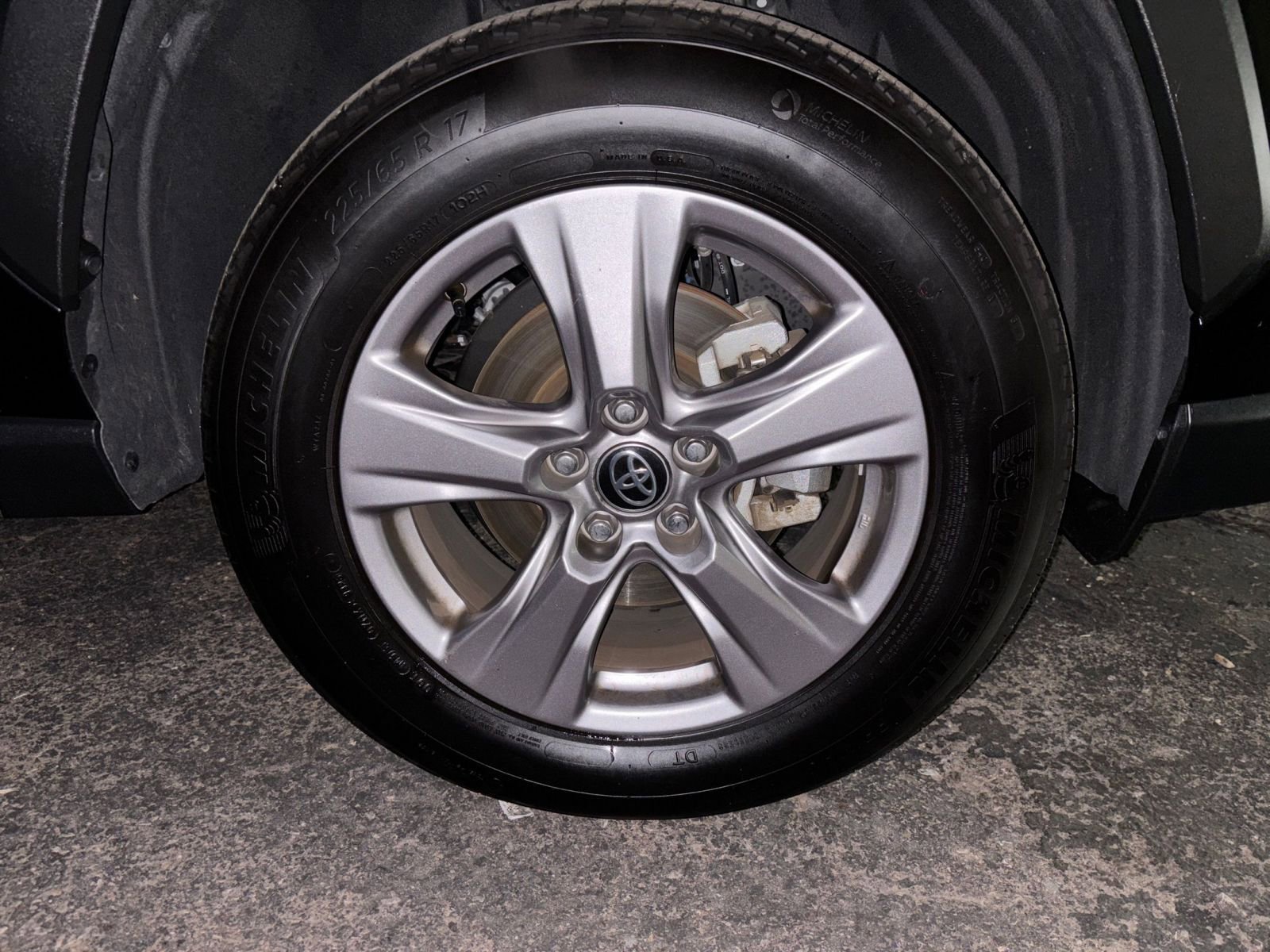 Thumbnail: 2025 Toyota RAV4 - 32