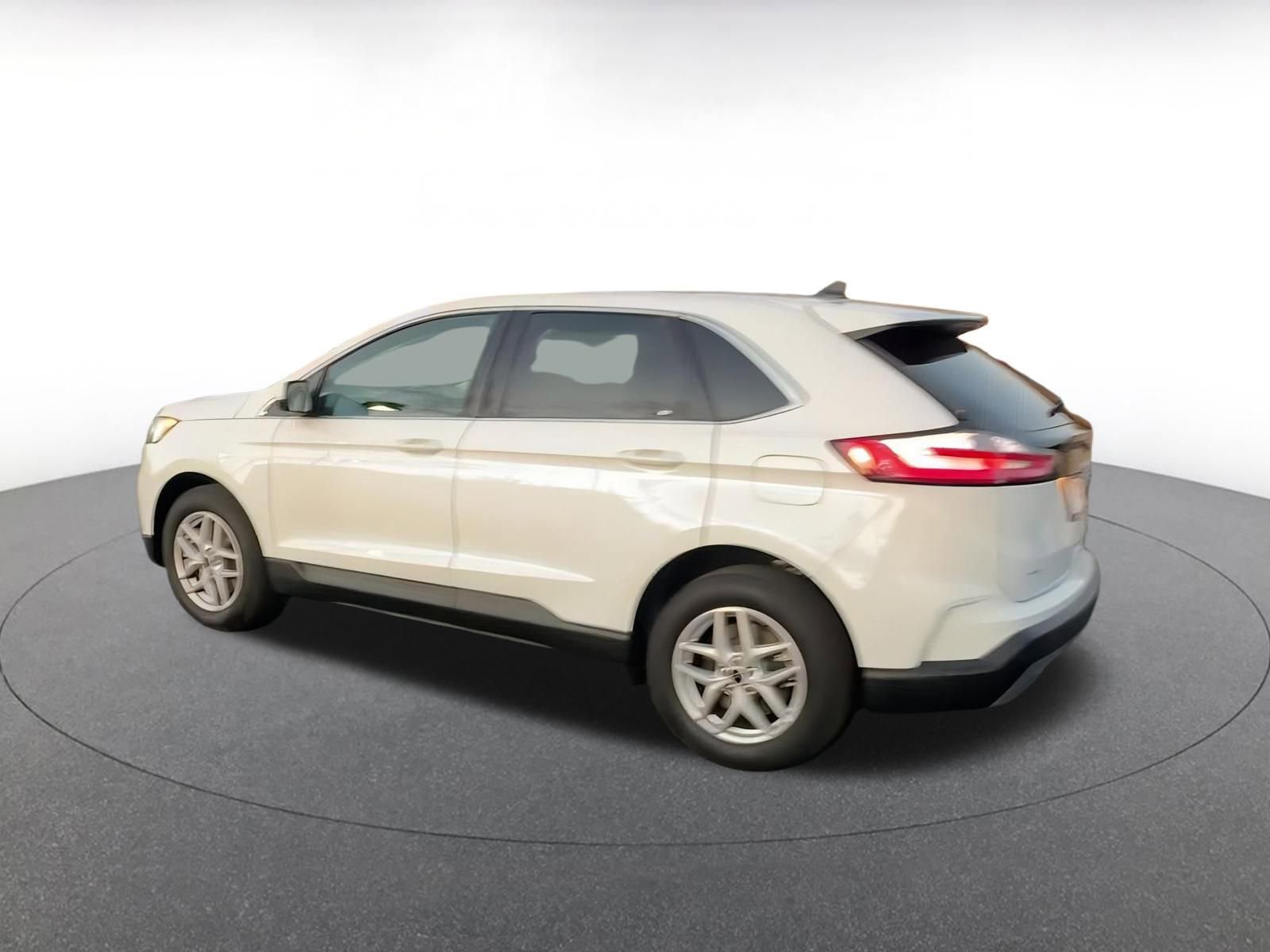 2024 Ford Edge SEL 10