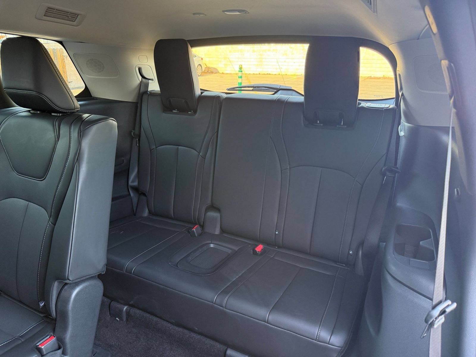 Thumbnail: 2026 INFINITI QX60 - 33