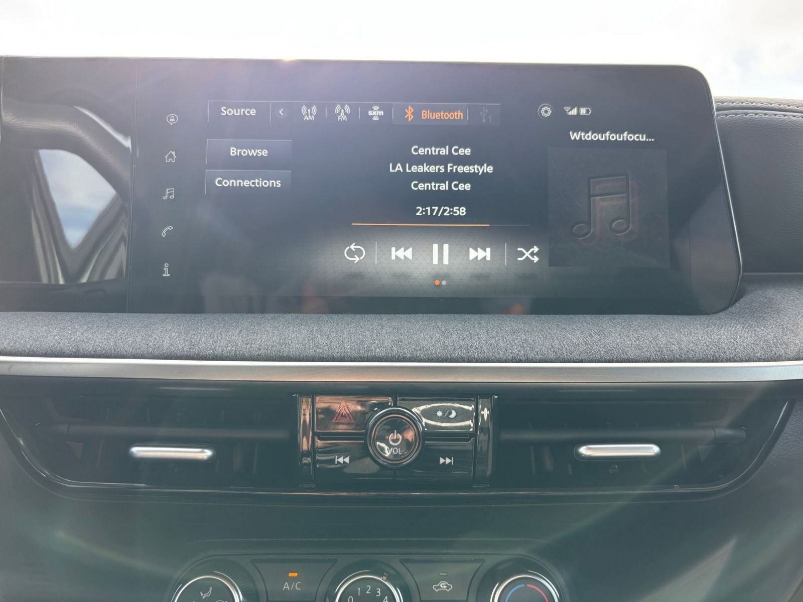 Thumbnail: 2025 Nissan Kicks - 21