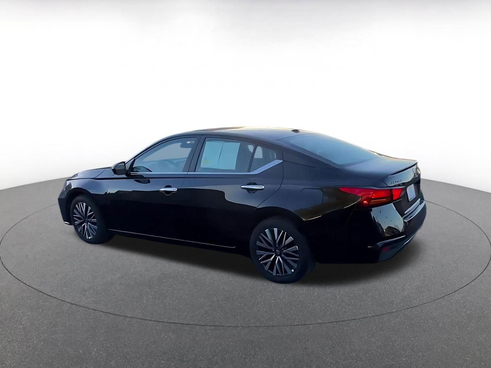 Thumbnail: 2025 Nissan Altima - 10