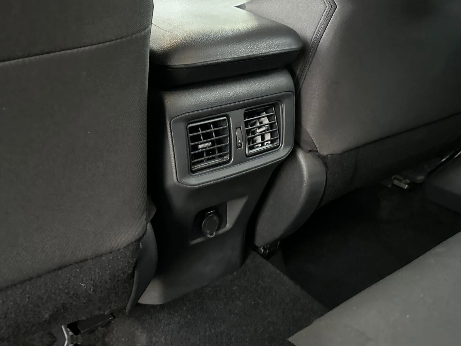 Thumbnail: 2025 Toyota RAV4 - 23