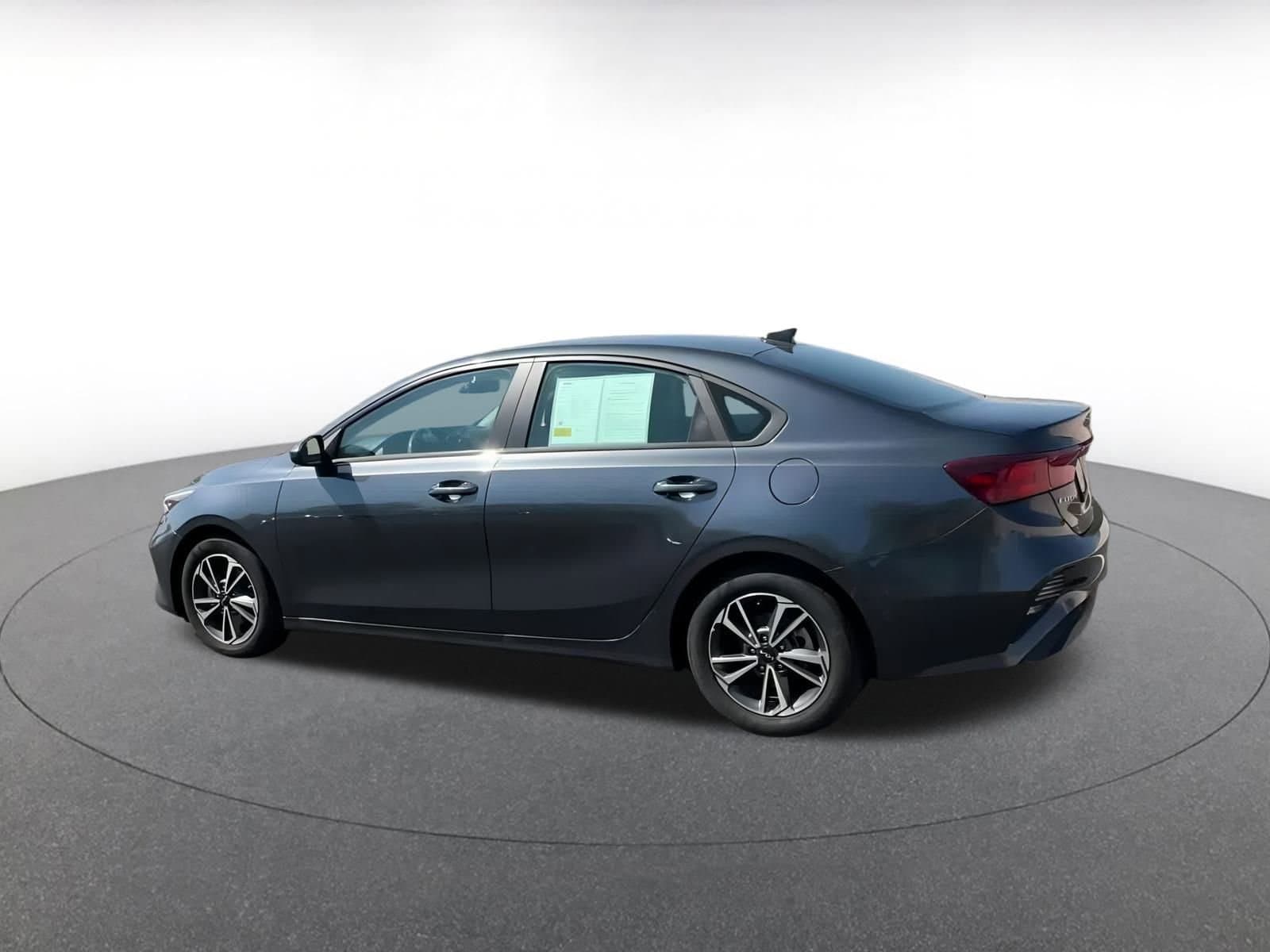 Thumbnail: 2023 Kia Forte - 10