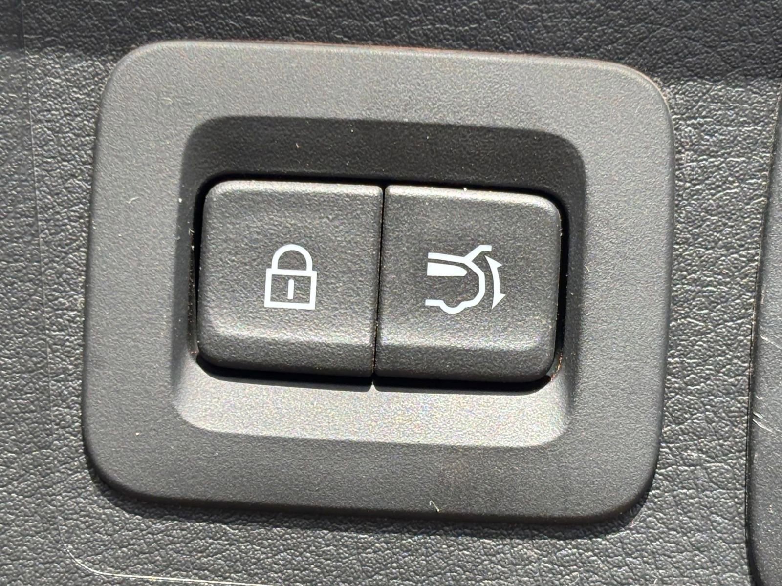 Thumbnail: 2025 Mazda CX-50 - 23